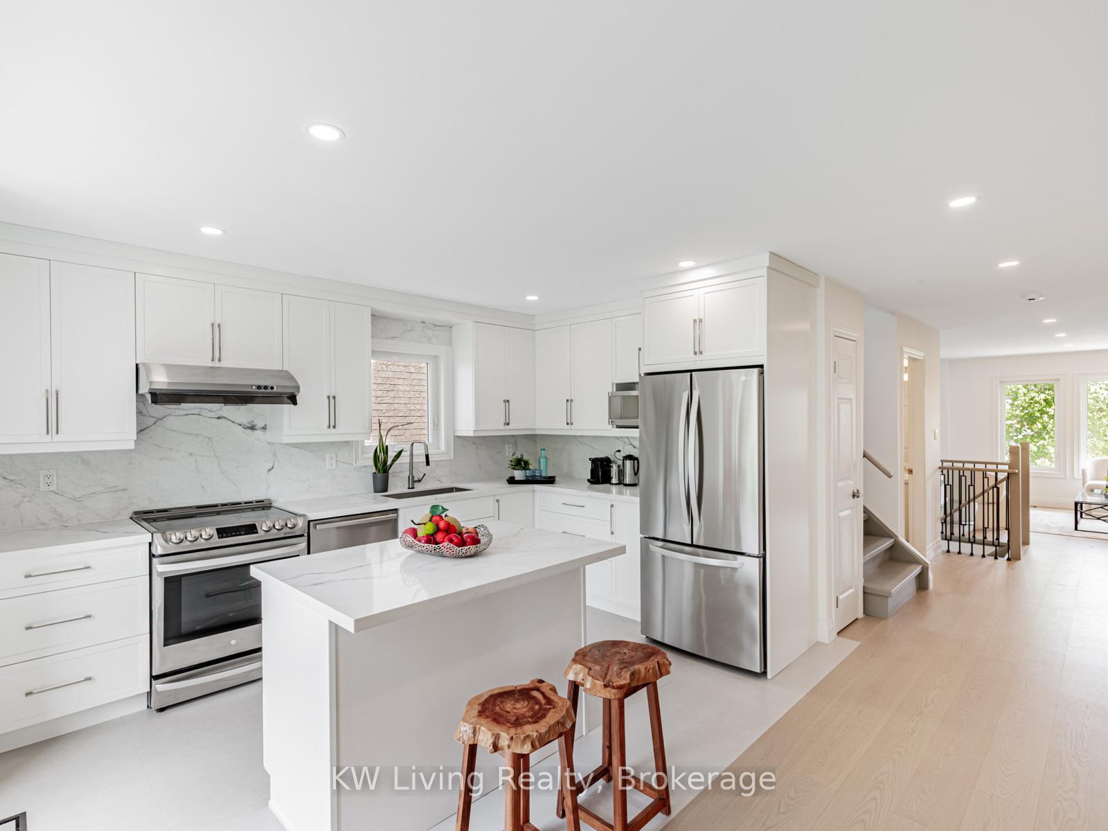 Photo 6 of 98 Leitchcroft Crescent, Markham, Commerce Valley — HOMEH