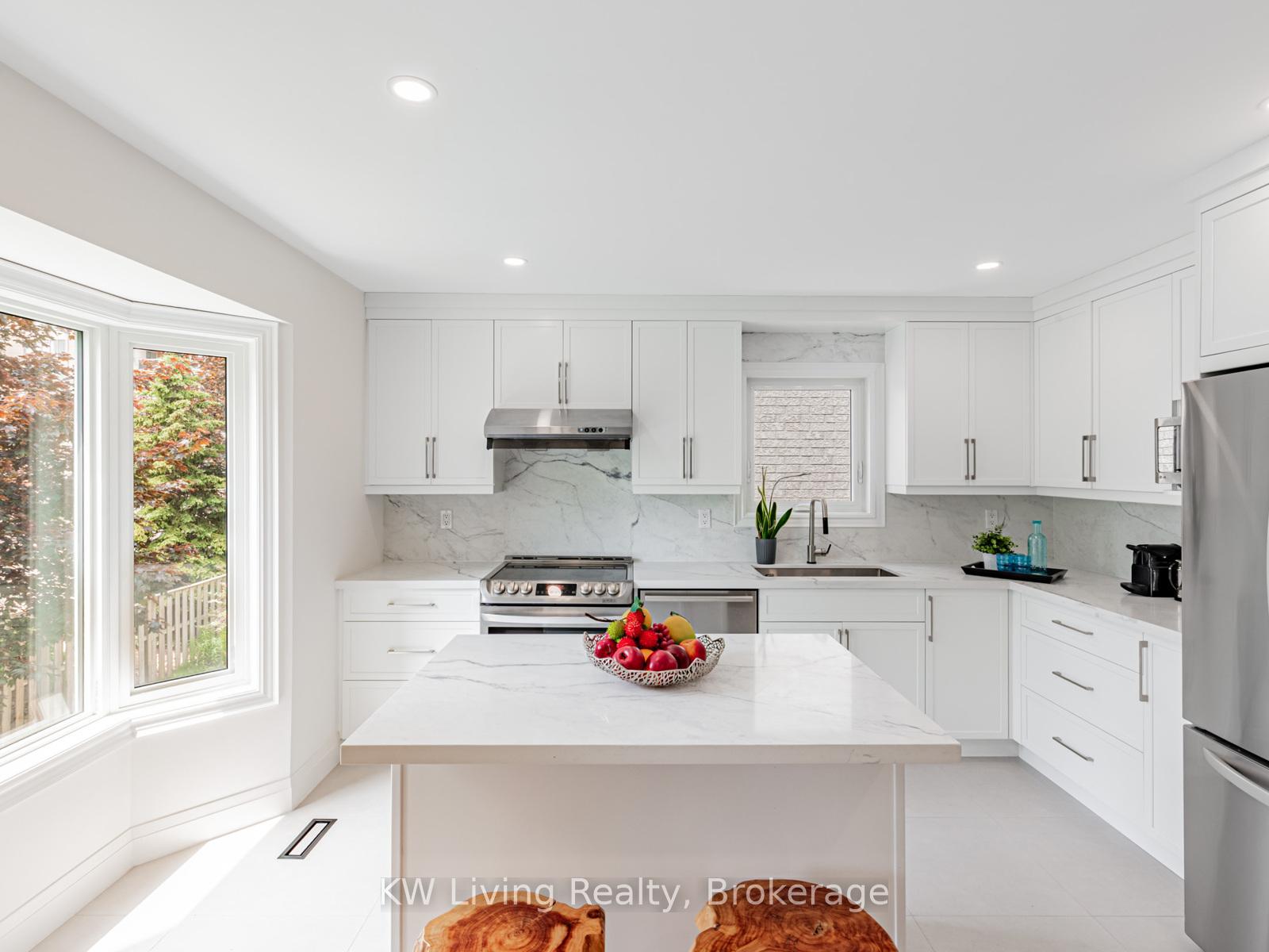 Photo 7 of 98 Leitchcroft Crescent, Markham, Commerce Valley — HOMEH