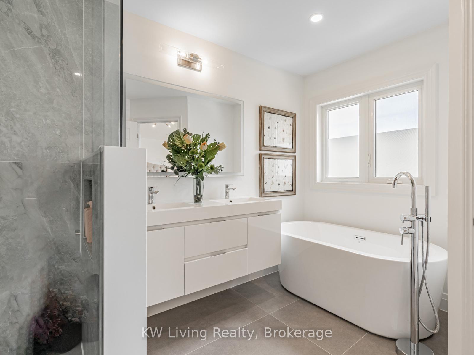 Photo 9 of 98 Leitchcroft Crescent, Markham, Commerce Valley — HOMEH