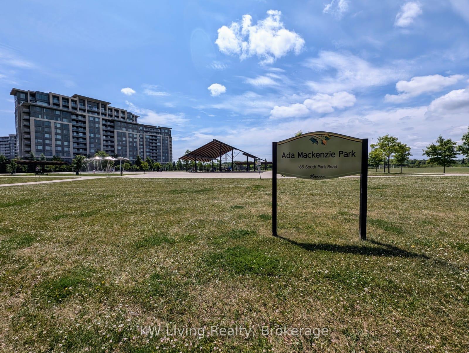 Photo 25 of 98 Leitchcroft Crescent, Markham, Commerce Valley — HOMEH