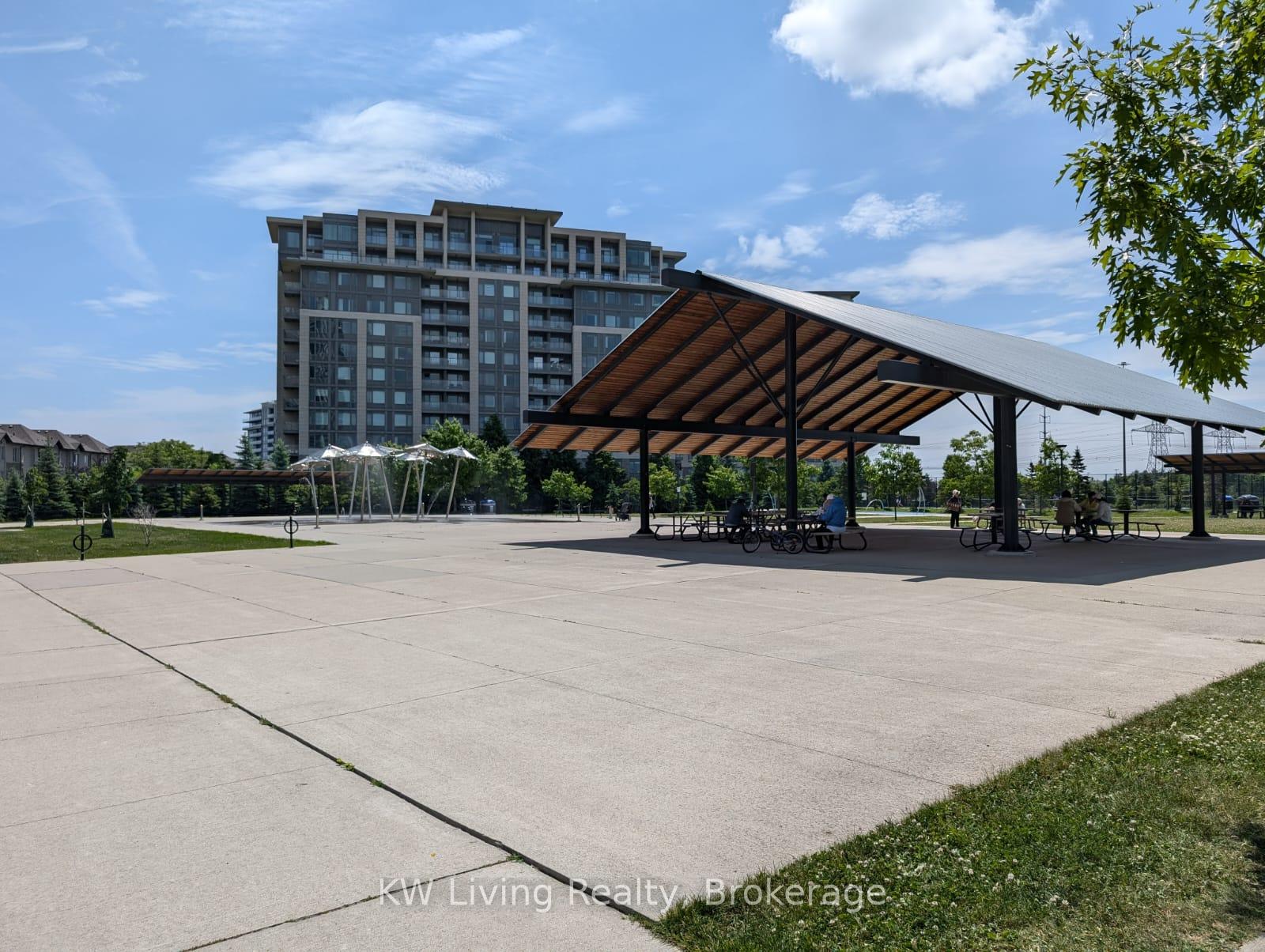 Photo 26 of 98 Leitchcroft Crescent, Markham, Commerce Valley — HOMEH