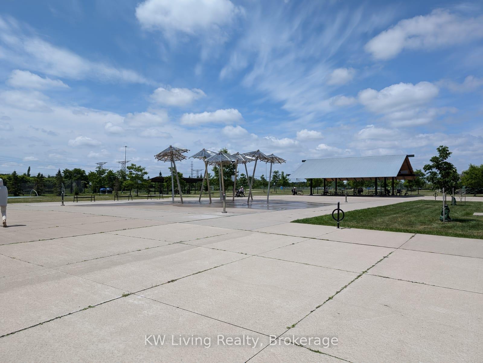 Photo 28 of 98 Leitchcroft Crescent, Markham, Commerce Valley — HOMEH