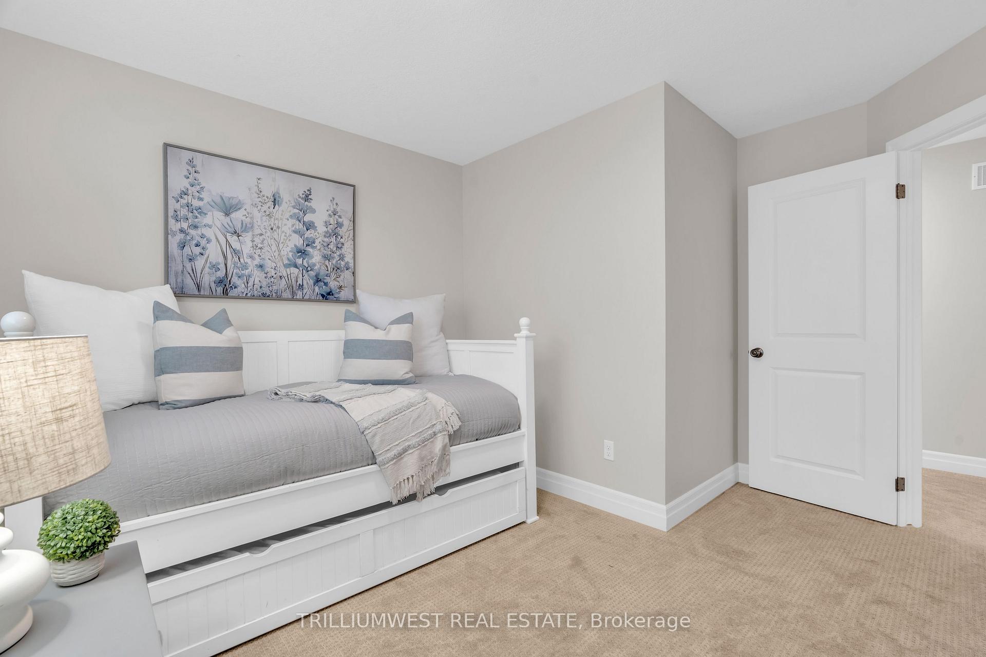 Photo 17 of 293 Watervale Crescent, Kitchener — HOMEH