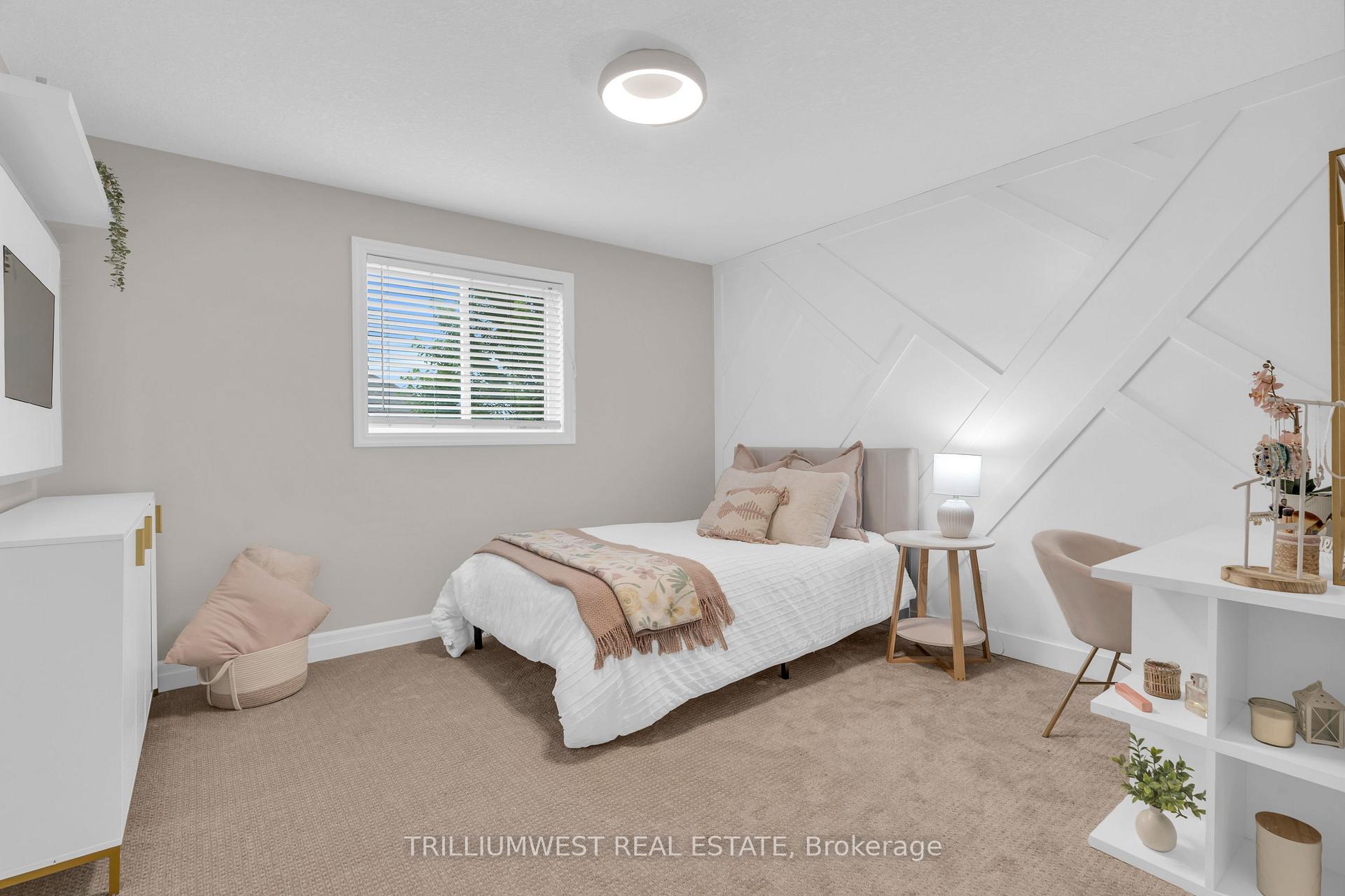 Photo 18 of 293 Watervale Crescent, Kitchener — HOMEH