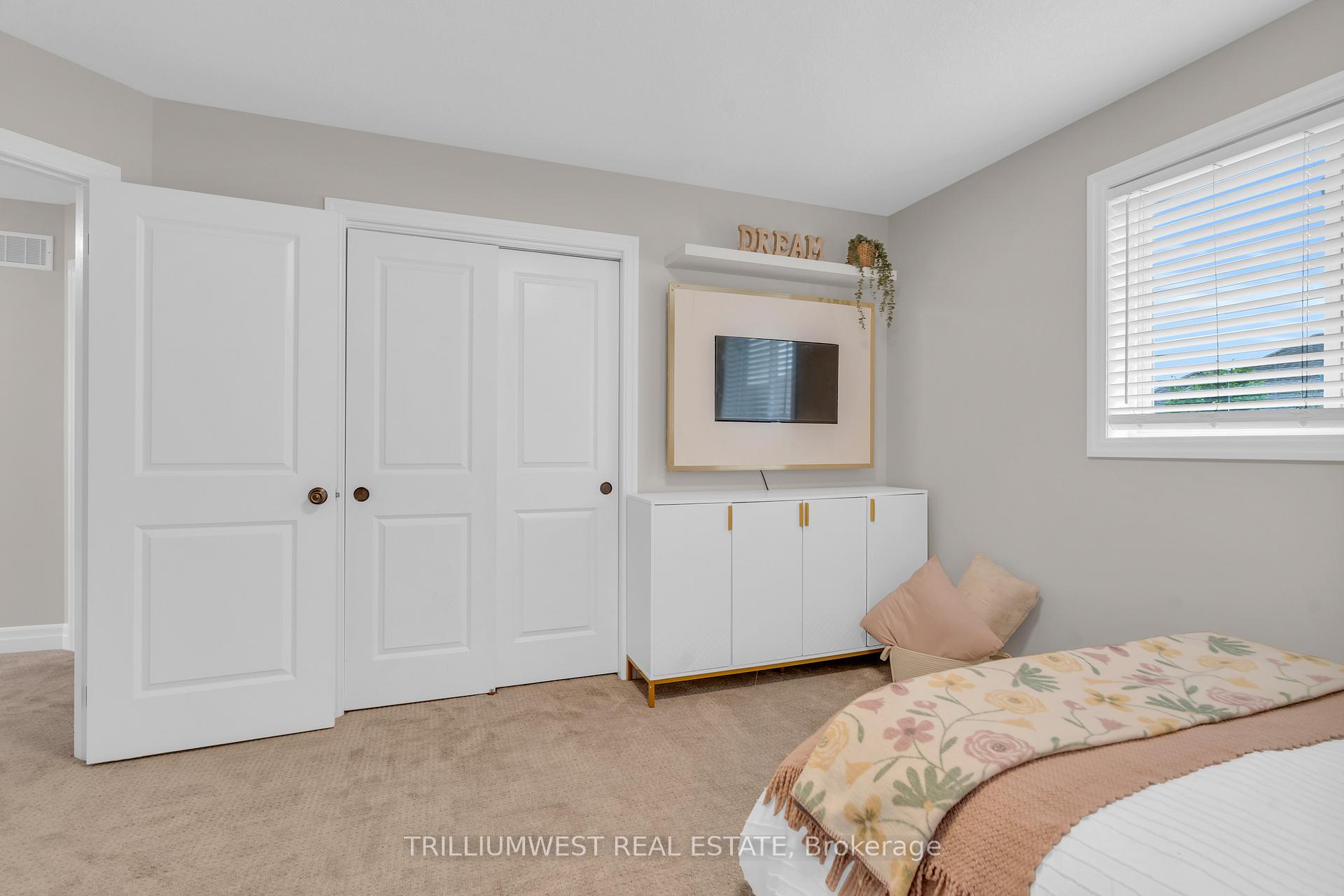Photo 19 of 293 Watervale Crescent, Kitchener — HOMEH
