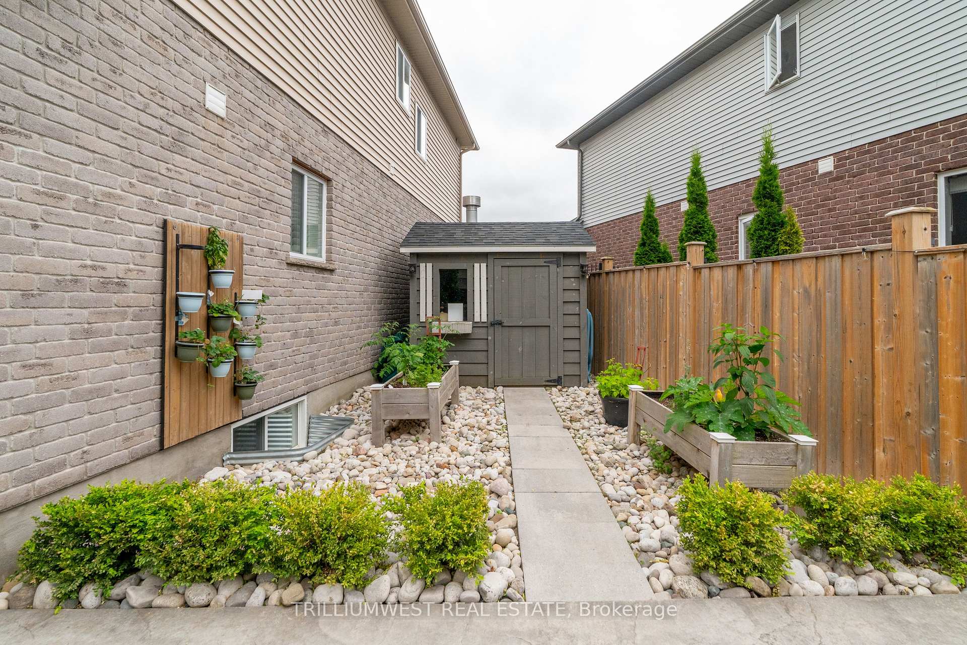 Photo 38 of 293 Watervale Crescent, Kitchener — HOMEH