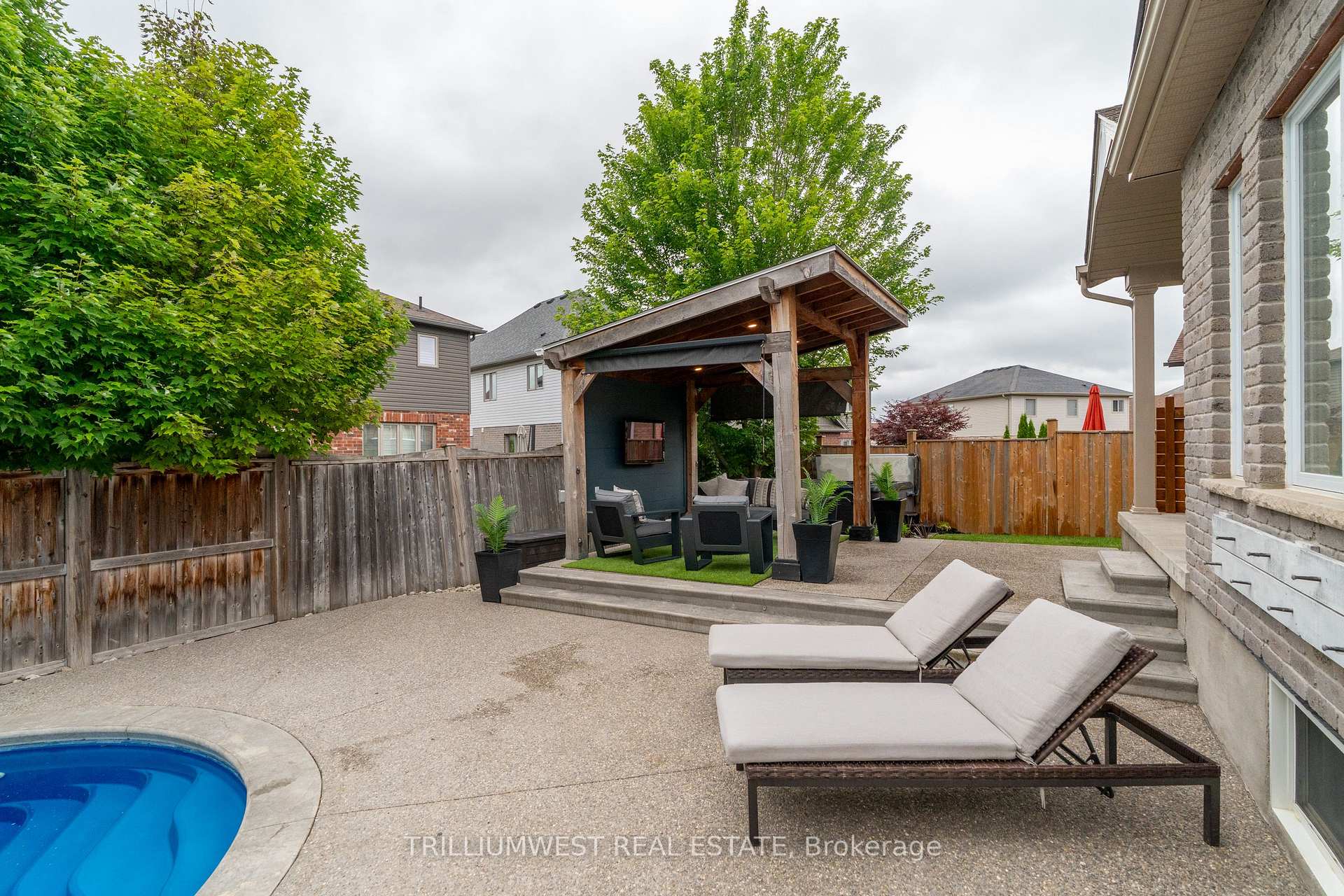 Photo 39 of 293 Watervale Crescent, Kitchener — HOMEH