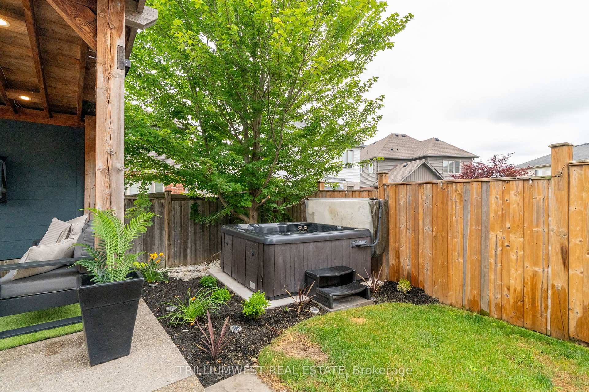 Photo 40 of 293 Watervale Crescent, Kitchener — HOMEH