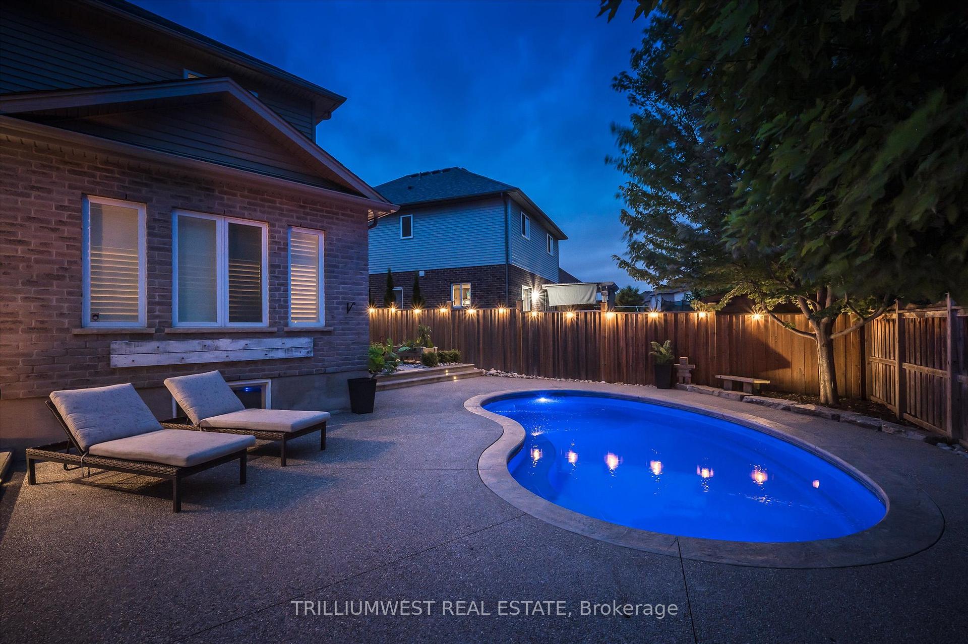 Photo 46 of 293 Watervale Crescent, Kitchener — HOMEH