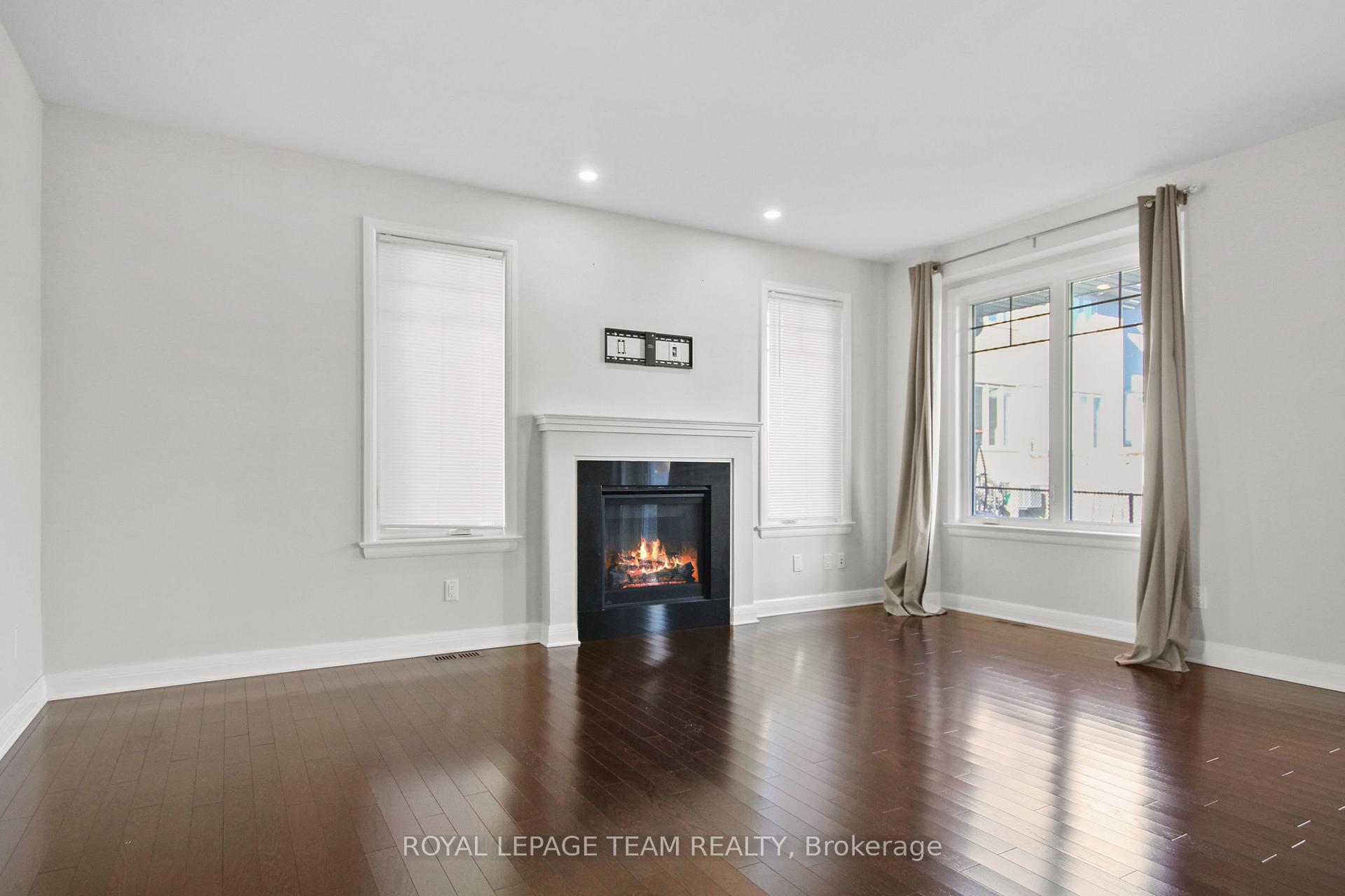 Photo 4 of 669 Gabriola Way, Ottawa, Kanata - Kanata Lakes/Heritage Hills — HOMEH