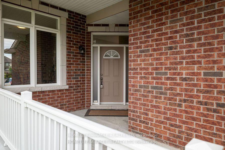 Photo 4 of 632 Bridleglen Crescent, Ottawa, Kanata - Emerald Meadows/Trailwest — HOMEH