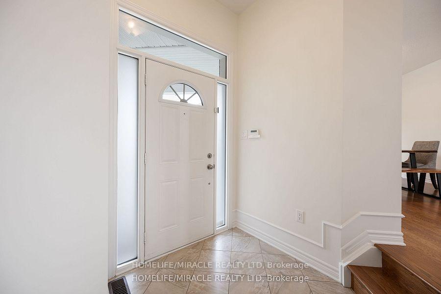 Photo 5 of 632 Bridleglen Crescent, Ottawa, Kanata - Emerald Meadows/Trailwest — HOMEH