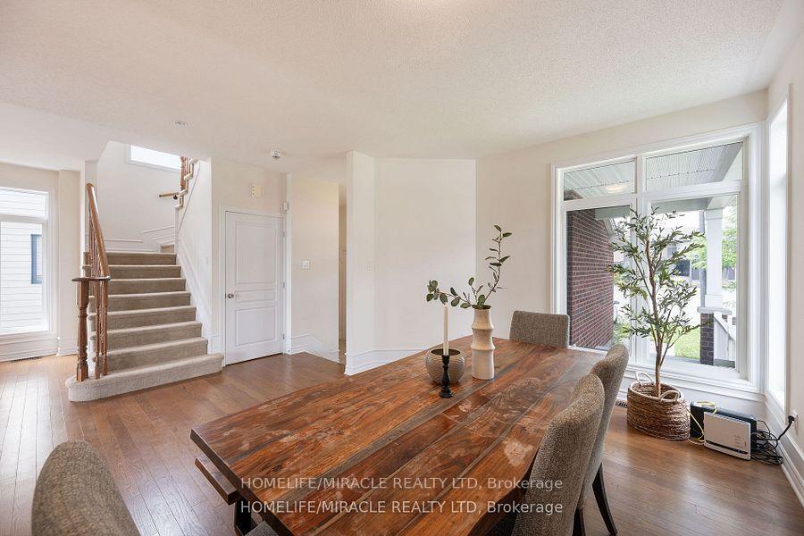 Photo 10 of 632 Bridleglen Crescent, Ottawa, Kanata - Emerald Meadows/Trailwest — HOMEH