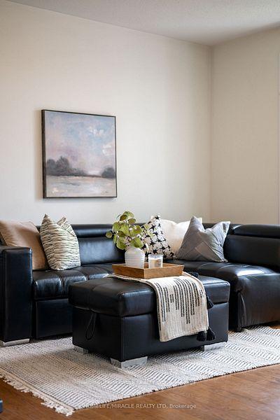 Photo 16 of 632 Bridleglen Crescent, Ottawa, Kanata - Emerald Meadows/Trailwest — HOMEH