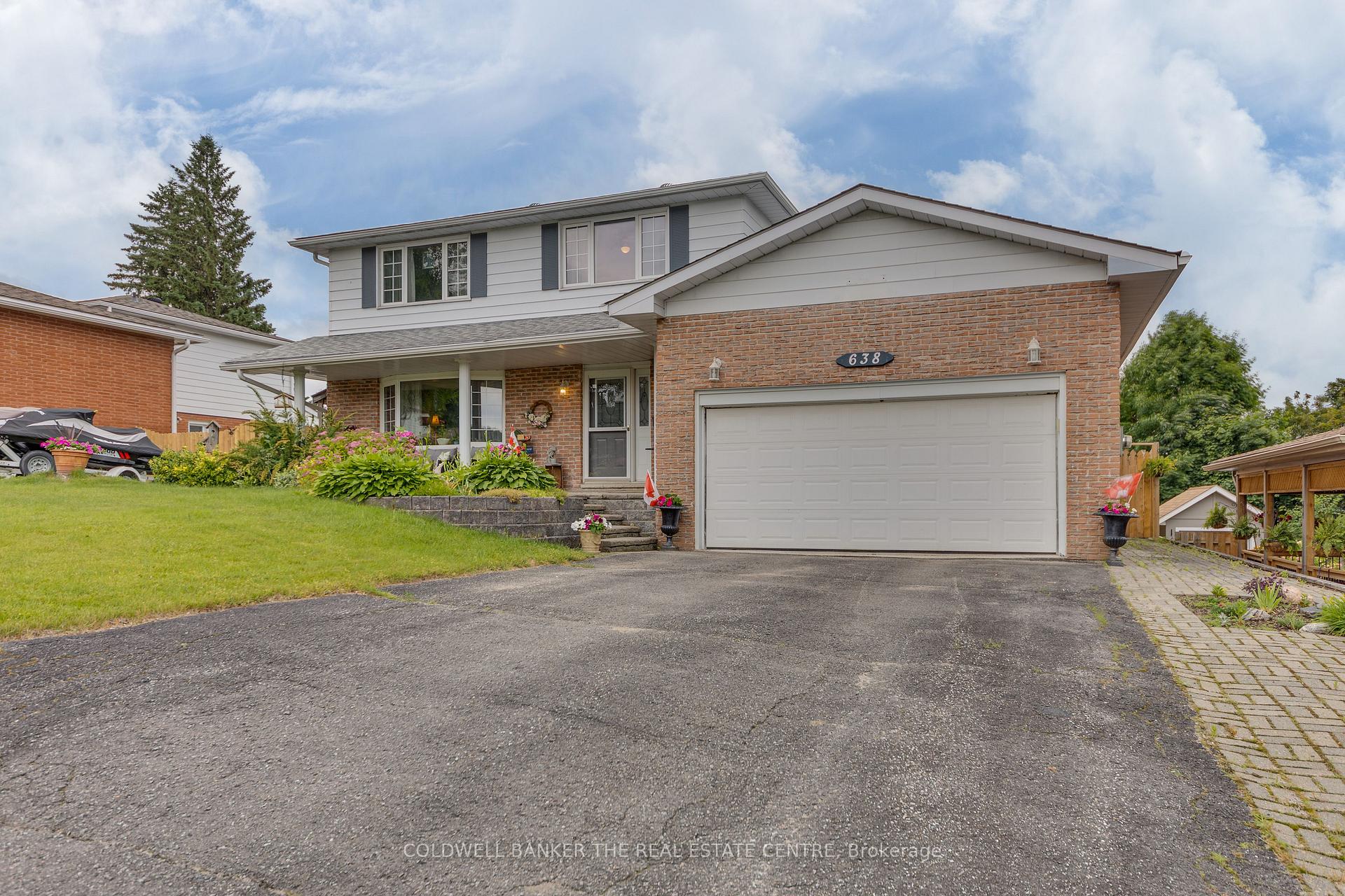 Photo 2 of 638 Norman Crescent, Midland — HOMEH