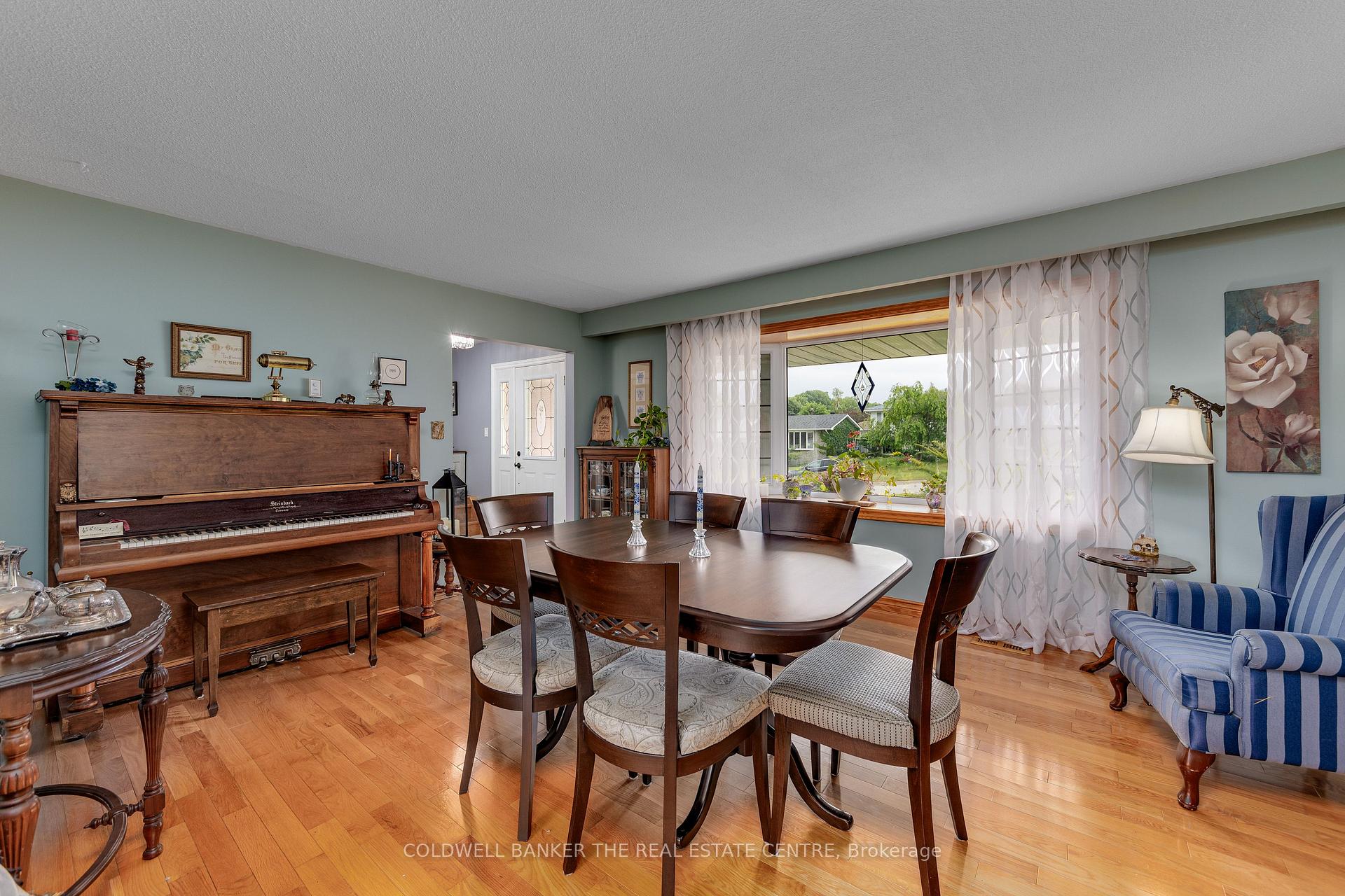 Photo 12 of 638 Norman Crescent, Midland — HOMEH