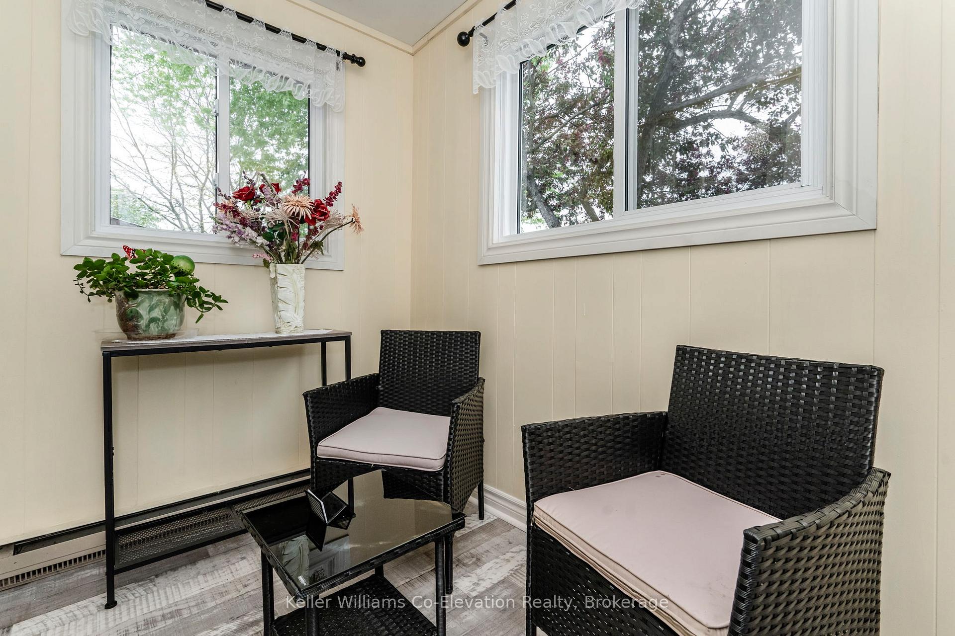 Photo 3 of 303 William Street, Midland — HOMEH
