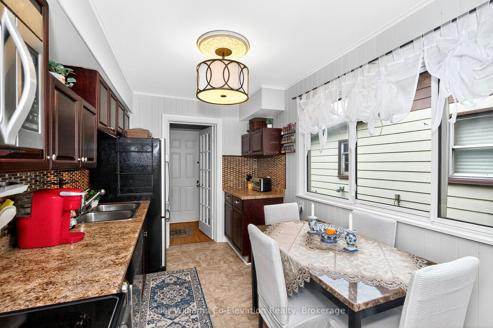 Photo 10 of 303 William Street, Midland — HOMEH