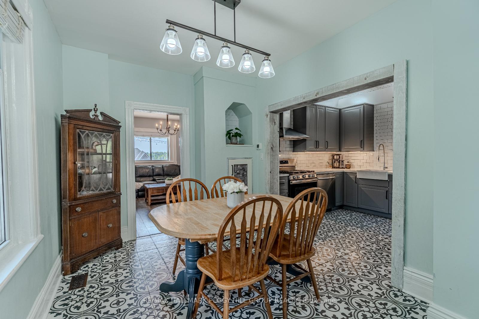 Photo 3 of 1046 Harbourview Drive, Midland — HOMEH
