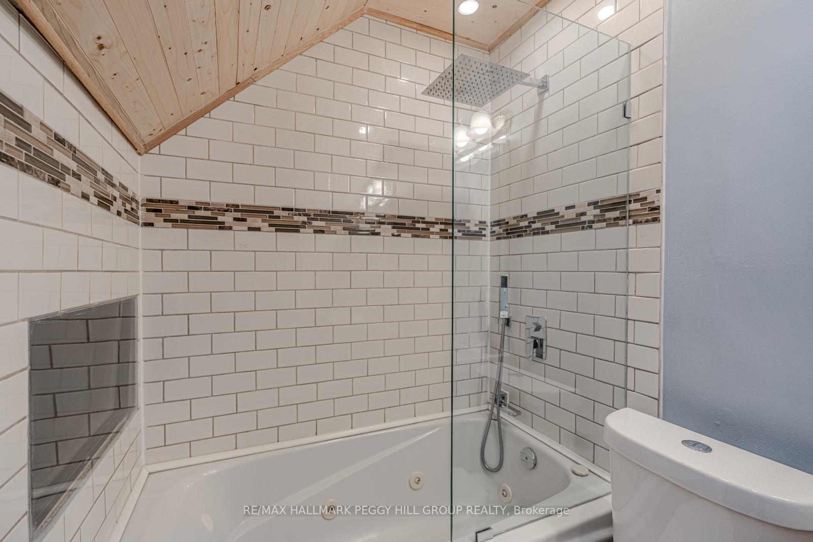 Photo 13 of 1046 Harbourview Drive, Midland — HOMEH