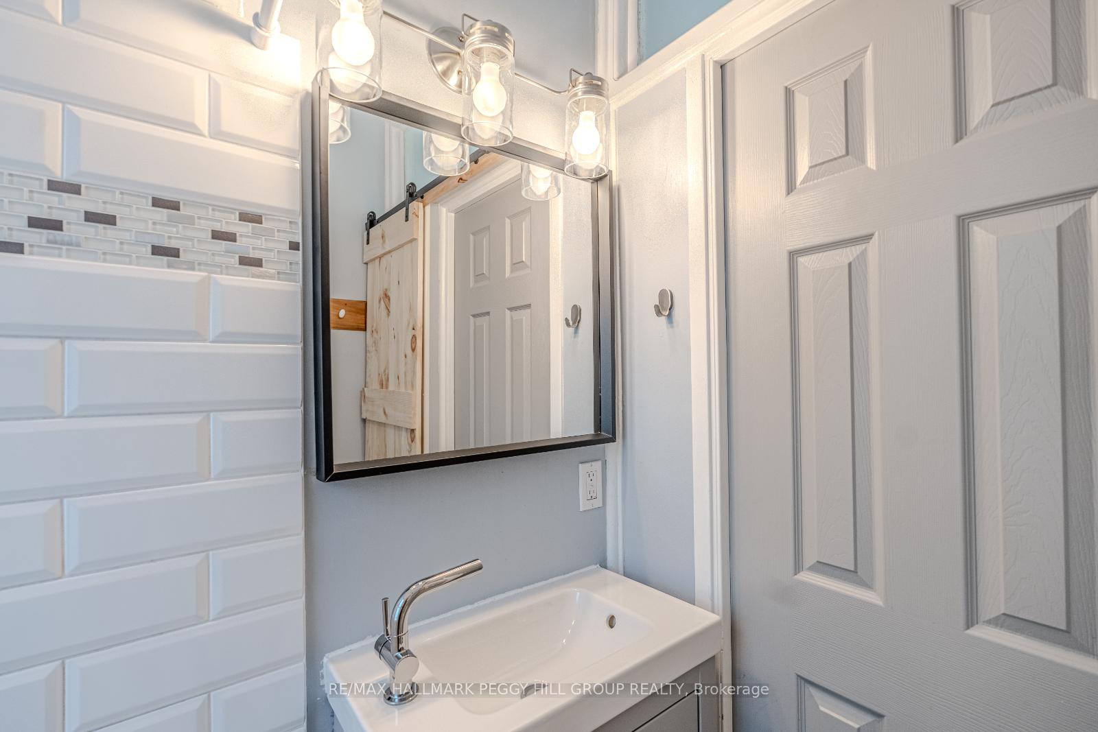 Photo 18 of 1046 Harbourview Drive, Midland — HOMEH
