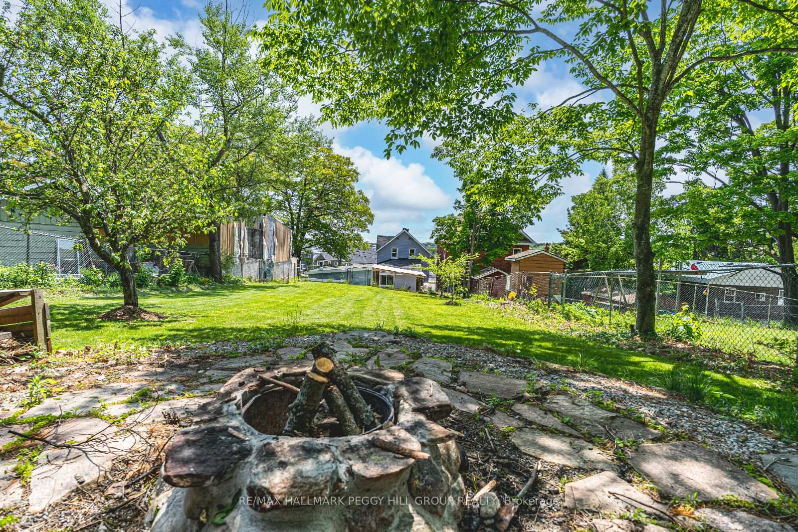 Photo 24 of 1046 Harbourview Drive, Midland — HOMEH