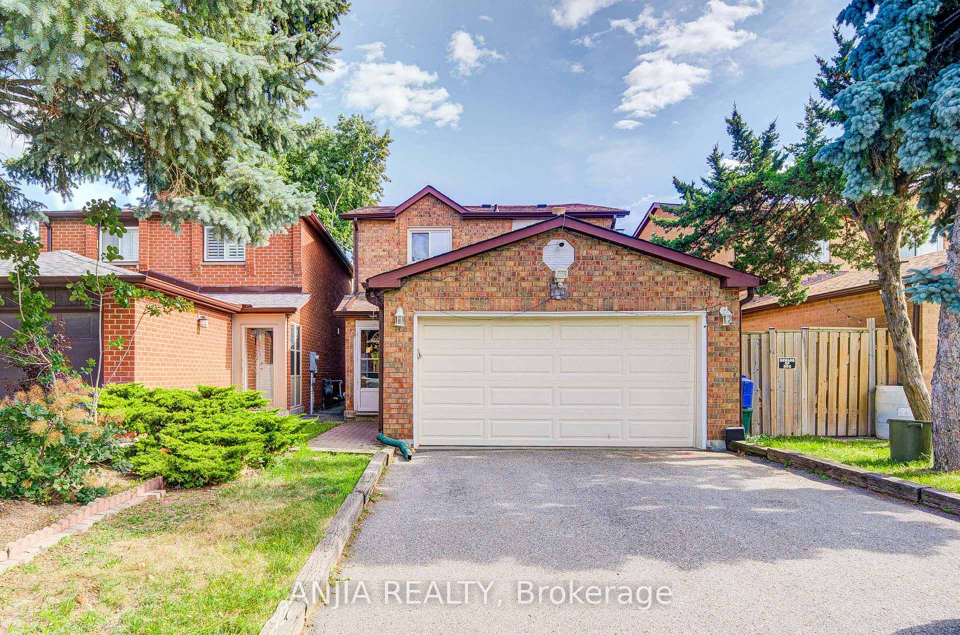 Photo 1 of 19 Dunbar Crescent, Markham, Milliken Mills East — HOMEH