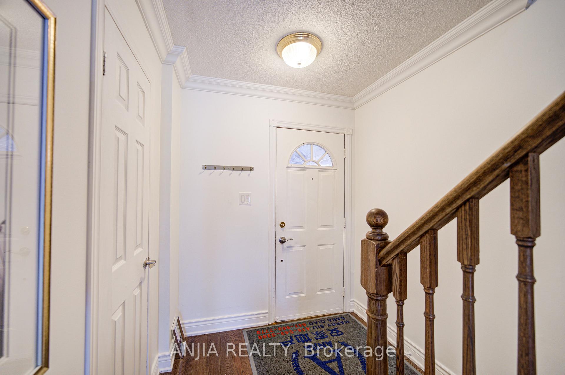 Photo 4 of 19 Dunbar Crescent, Markham, Milliken Mills East — HOMEH
