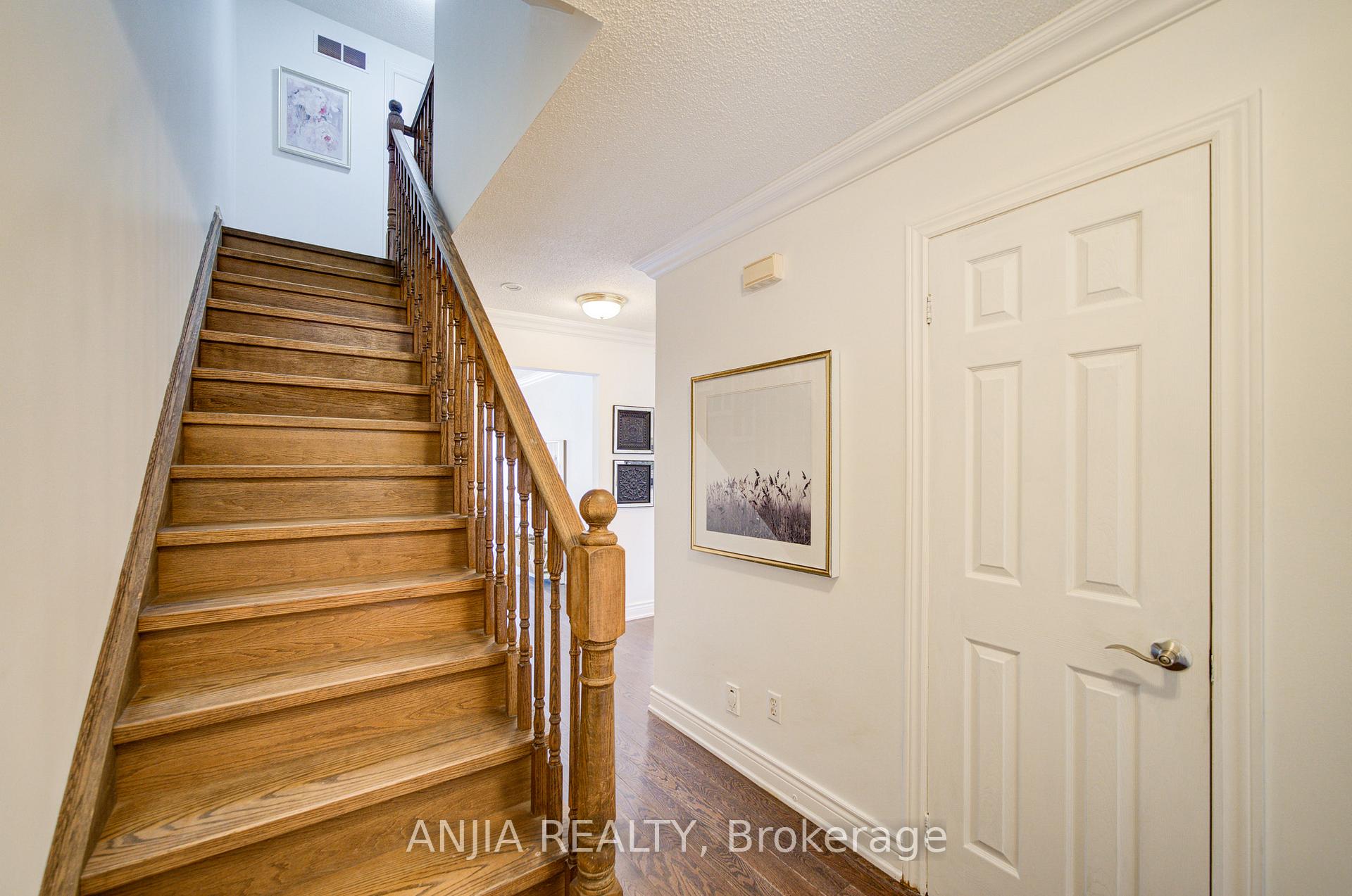 Photo 6 of 19 Dunbar Crescent, Markham, Milliken Mills East — HOMEH