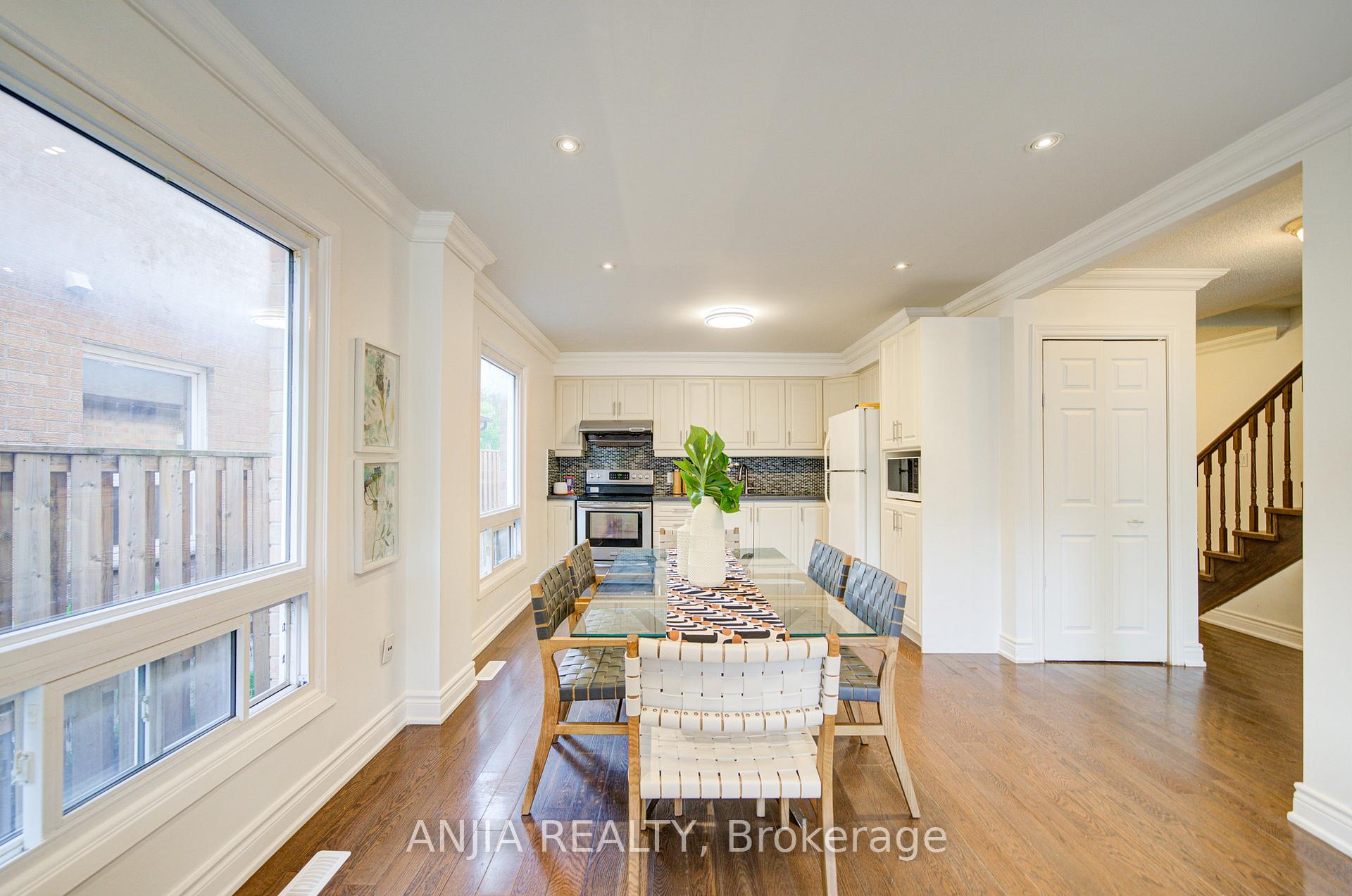 Photo 8 of 19 Dunbar Crescent, Markham, Milliken Mills East — HOMEH