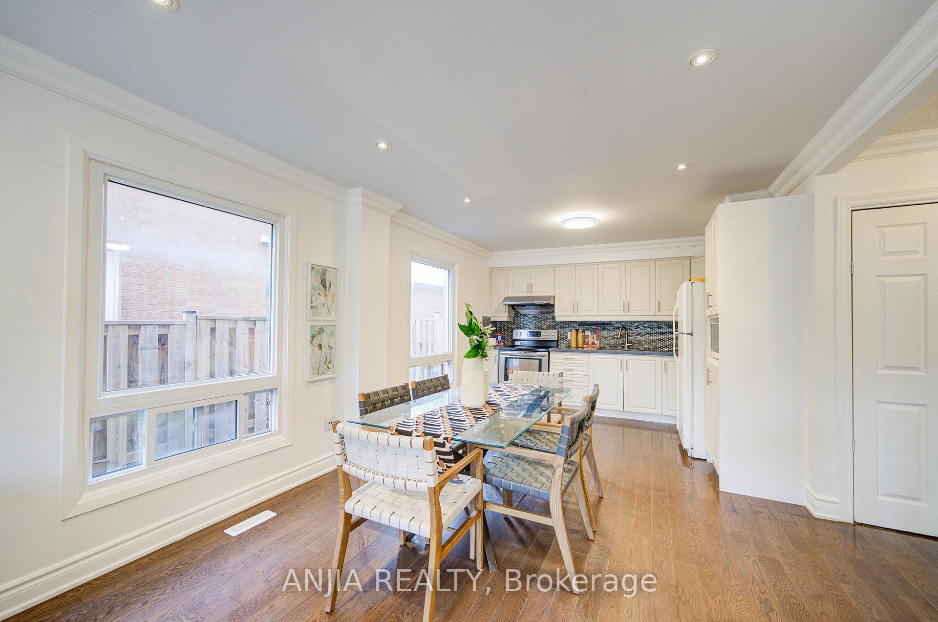 Photo 9 of 19 Dunbar Crescent, Markham, Milliken Mills East — HOMEH