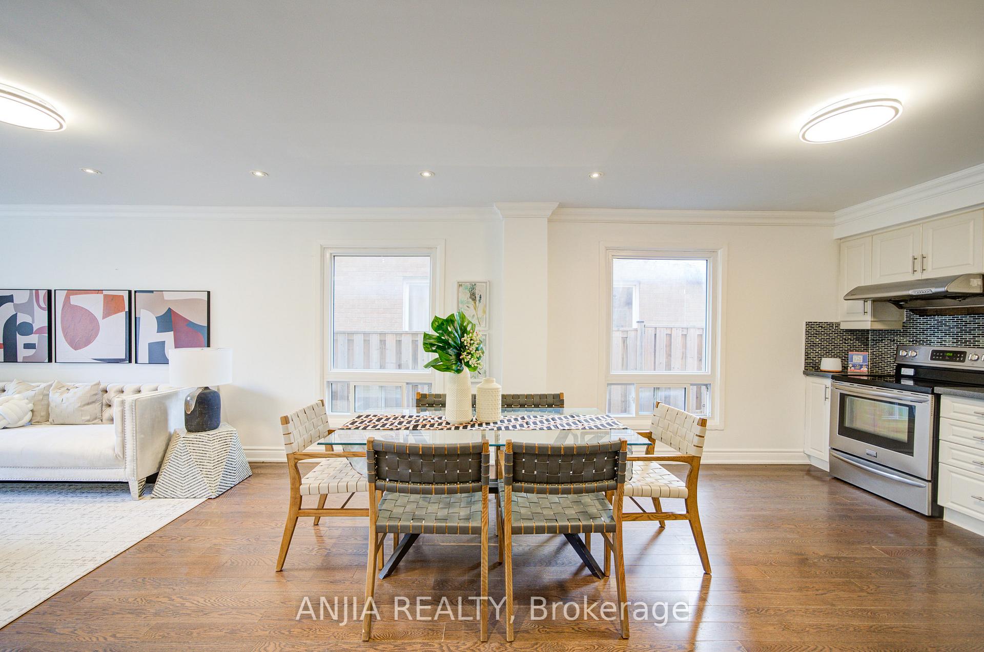 Photo 10 of 19 Dunbar Crescent, Markham, Milliken Mills East — HOMEH