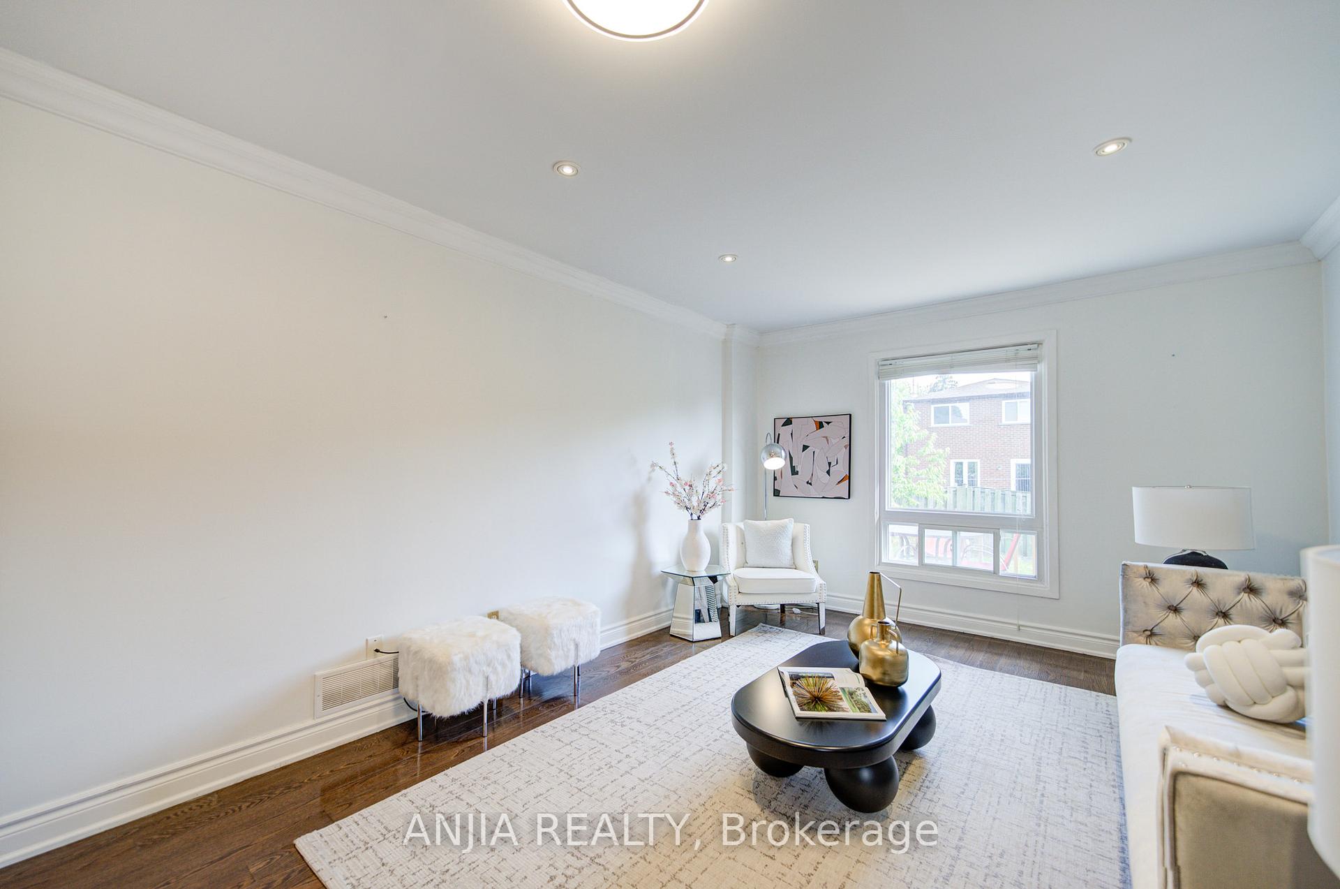 Photo 18 of 19 Dunbar Crescent, Markham, Milliken Mills East — HOMEH