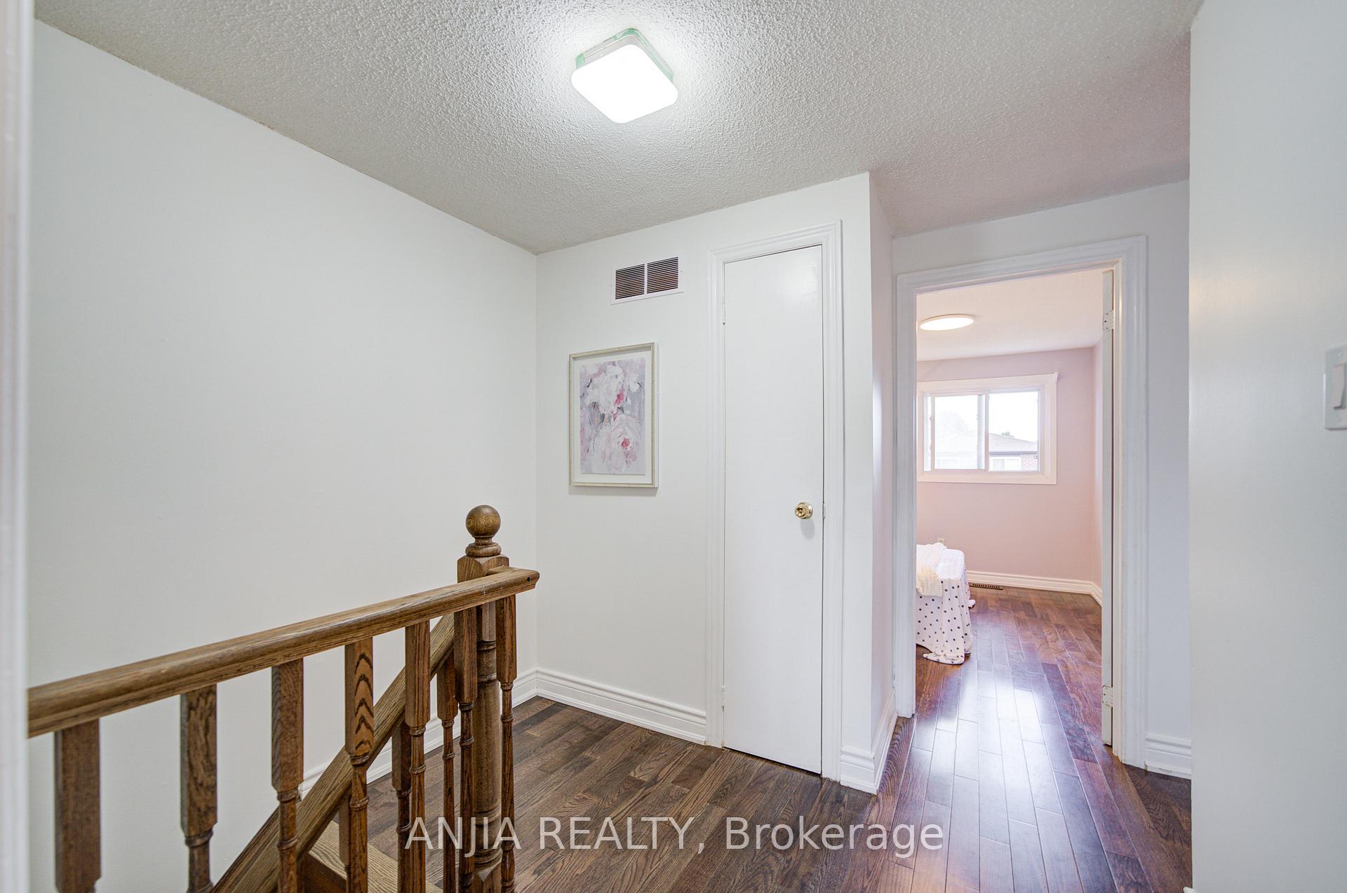 Photo 26 of 19 Dunbar Crescent, Markham, Milliken Mills East — HOMEH