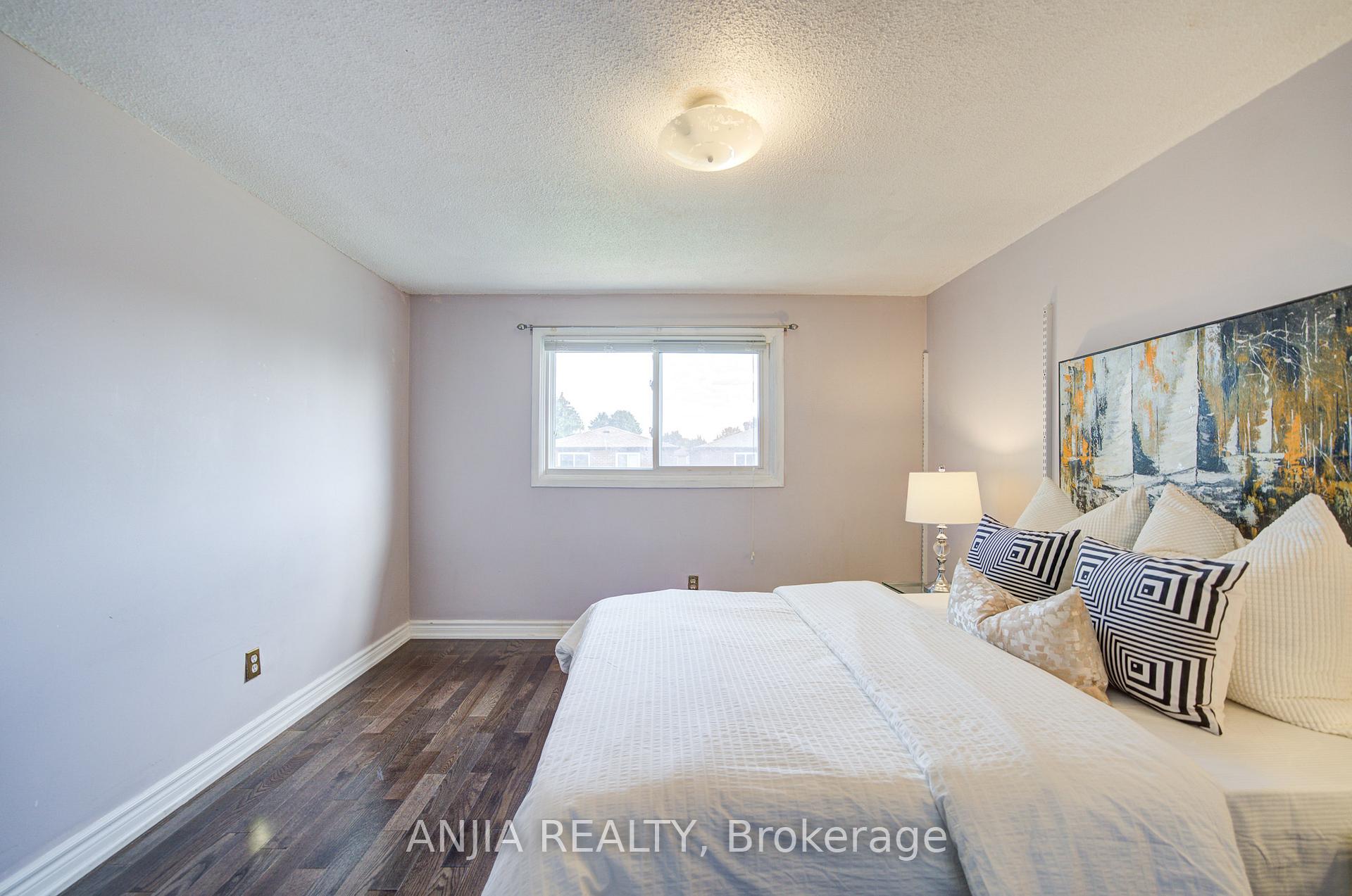 Photo 32 of 19 Dunbar Crescent, Markham, Milliken Mills East — HOMEH