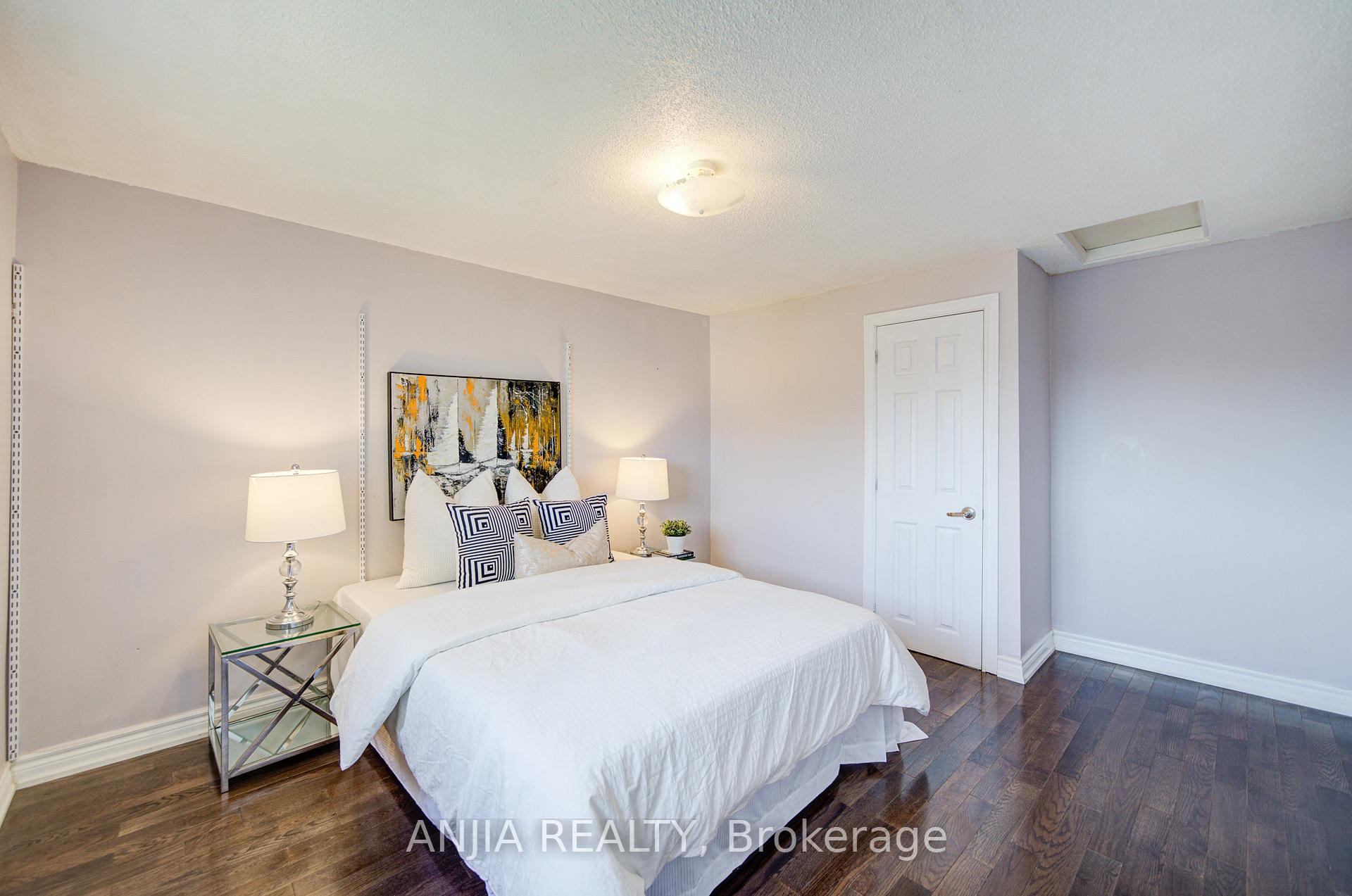 Photo 33 of 19 Dunbar Crescent, Markham, Milliken Mills East — HOMEH