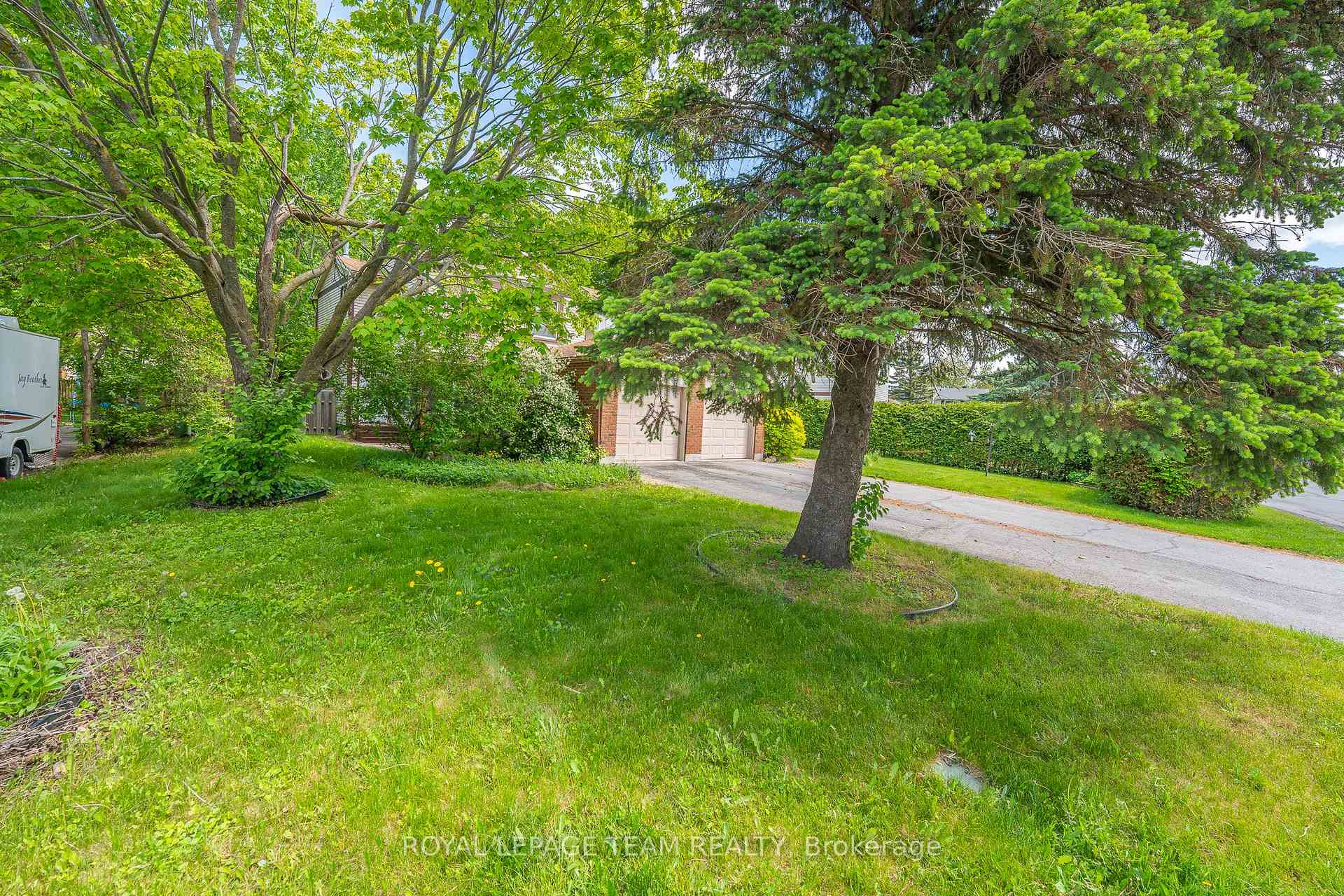 Photo 3 of 99 Seabrooke Drive, Ottawa, Kanata - Glencairn/Hazeldean — HOMEH