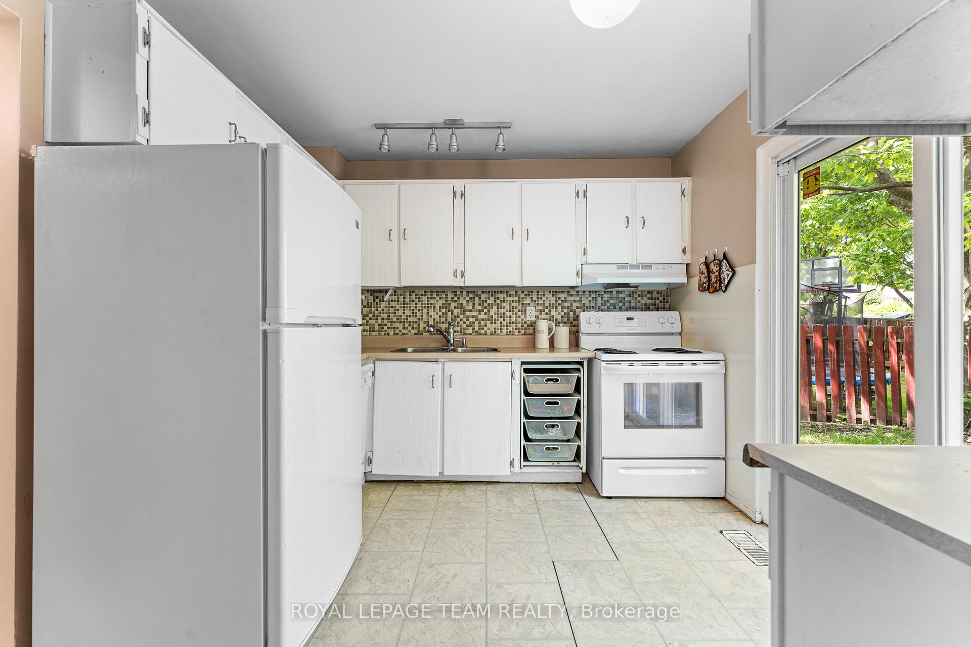 Photo 29 of 99 Seabrooke Drive, Ottawa, Kanata - Glencairn/Hazeldean — HOMEH