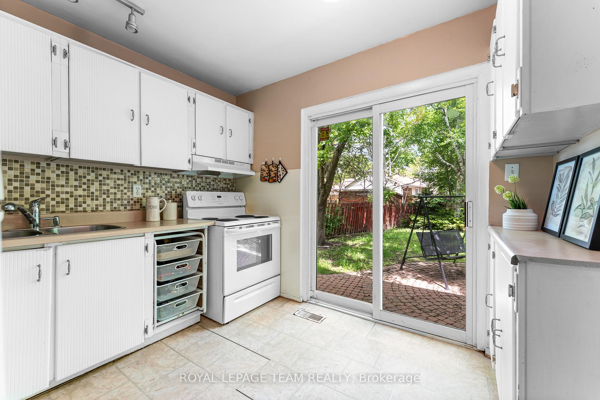 Photo 30 of 99 Seabrooke Drive, Ottawa, Kanata - Glencairn/Hazeldean — HOMEH