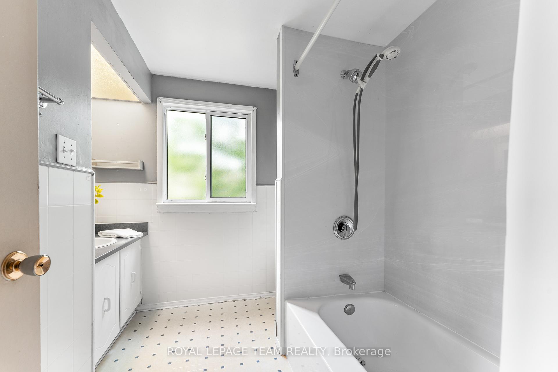 Photo 42 of 99 Seabrooke Drive, Ottawa, Kanata - Glencairn/Hazeldean — HOMEH