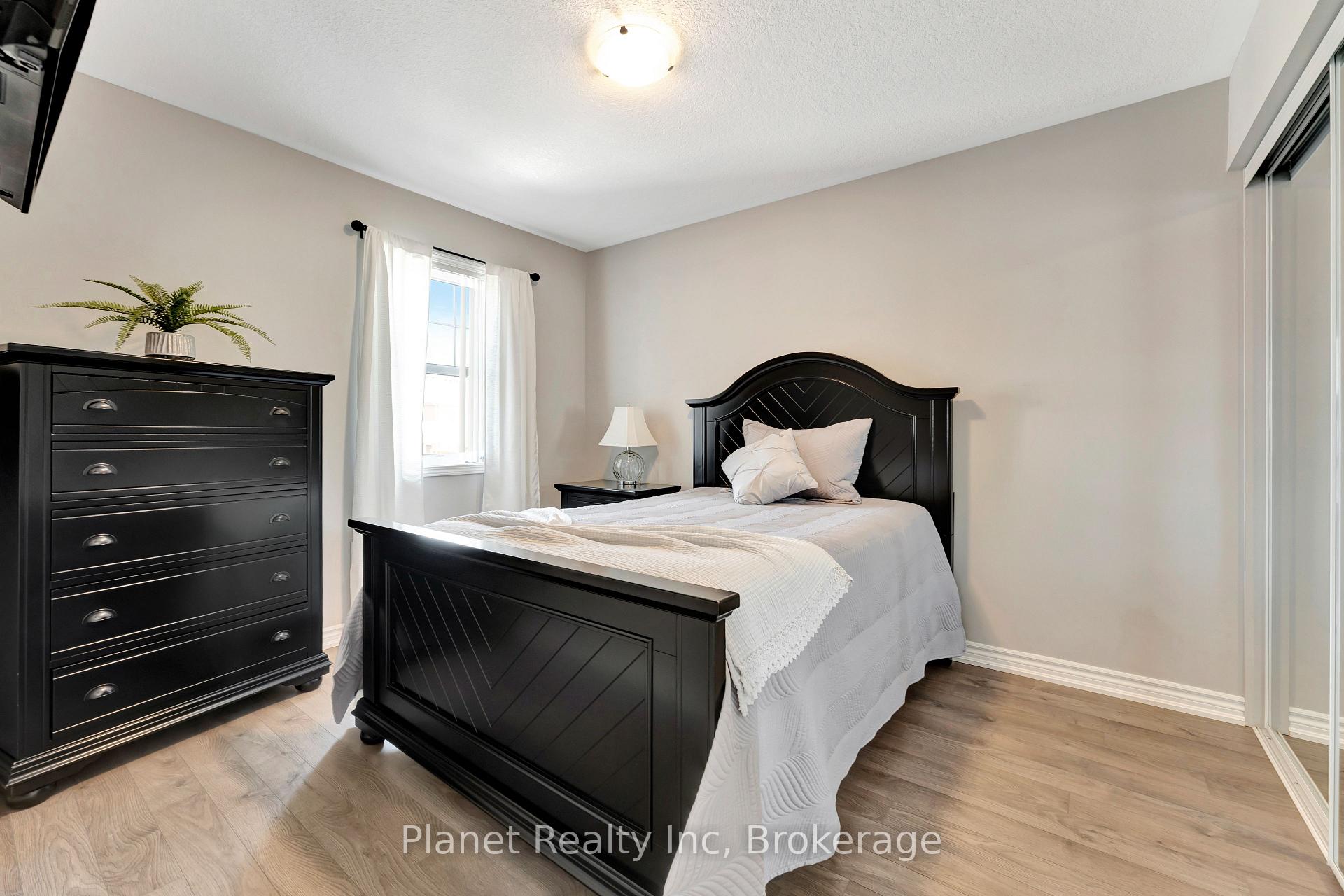 Photo 18 of 212 Waterbrook Lane, Kitchener — HOMEH