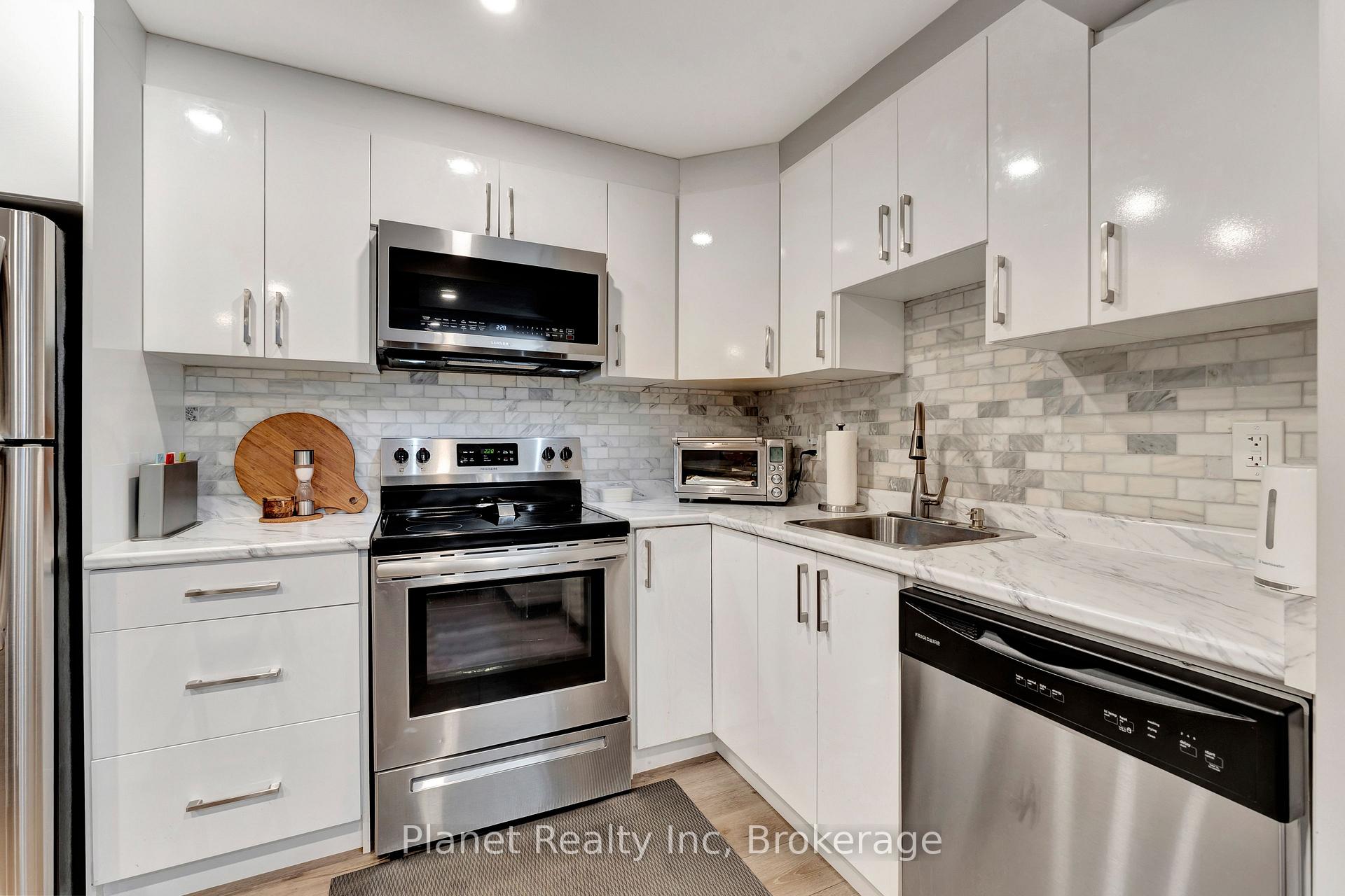 Photo 24 of 212 Waterbrook Lane, Kitchener — HOMEH