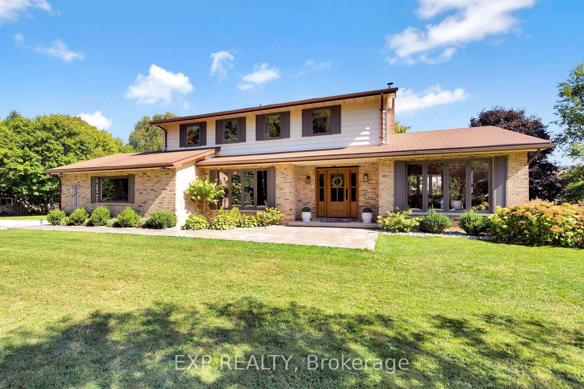 Photo 10 of 22882 Vanneck Road, Middlesex Centre, Rural Middlesex Centre — HOMEH