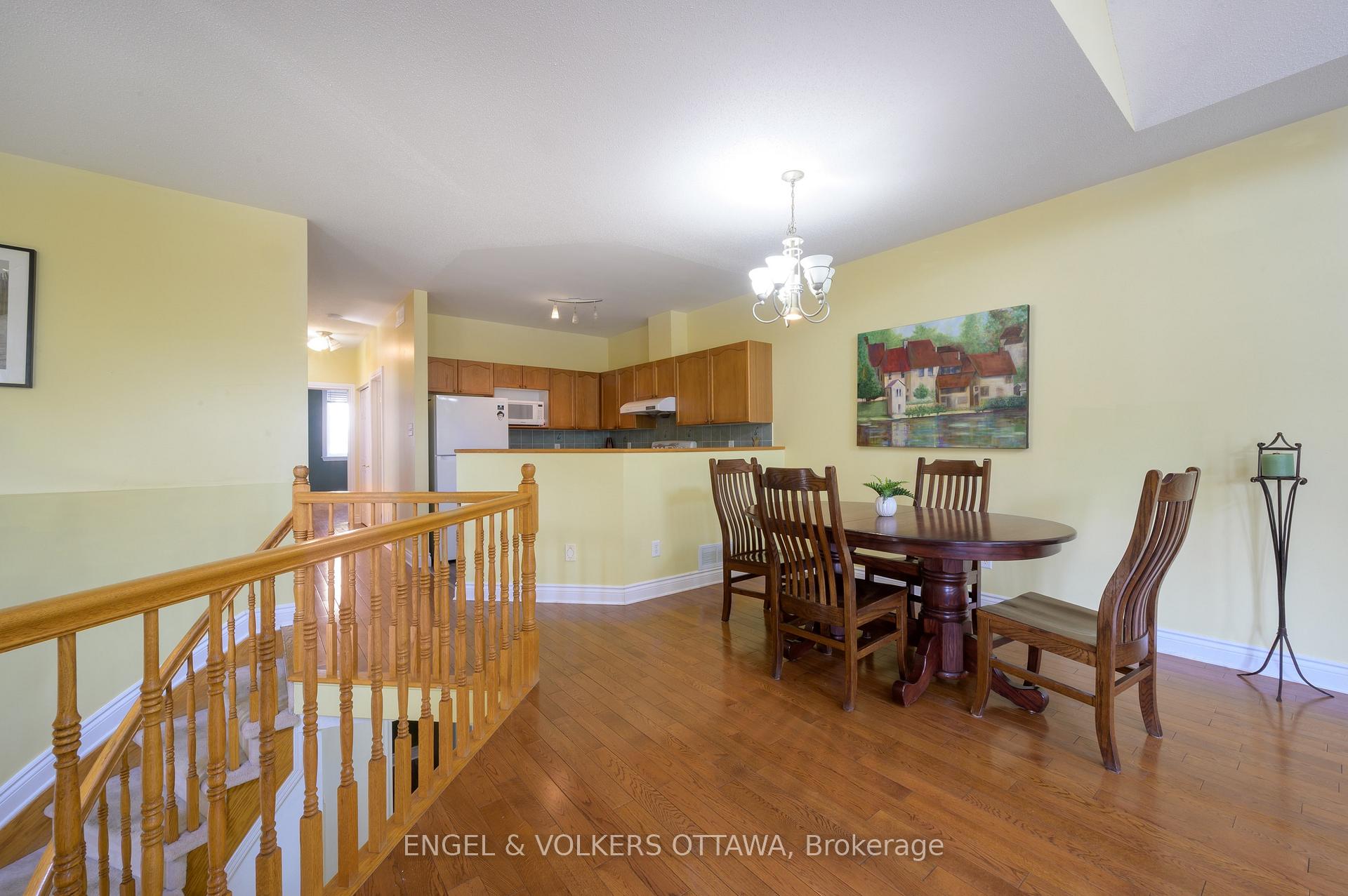Photo 7 of 43 Castle Glen Crescent, Ottawa, Kanata - Glencairn/Hazeldean — HOMEH