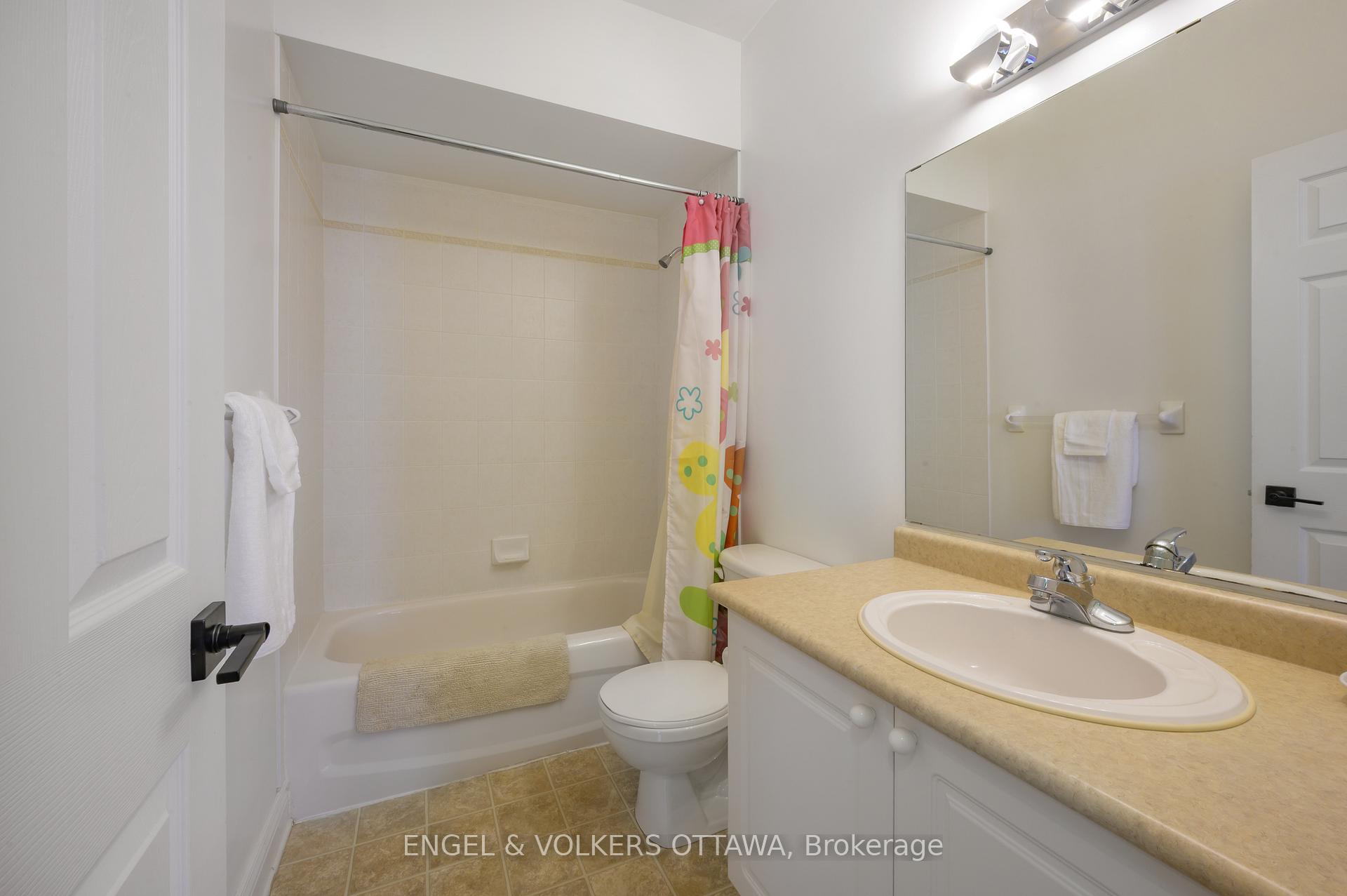 Photo 13 of 43 Castle Glen Crescent, Ottawa, Kanata - Glencairn/Hazeldean — HOMEH