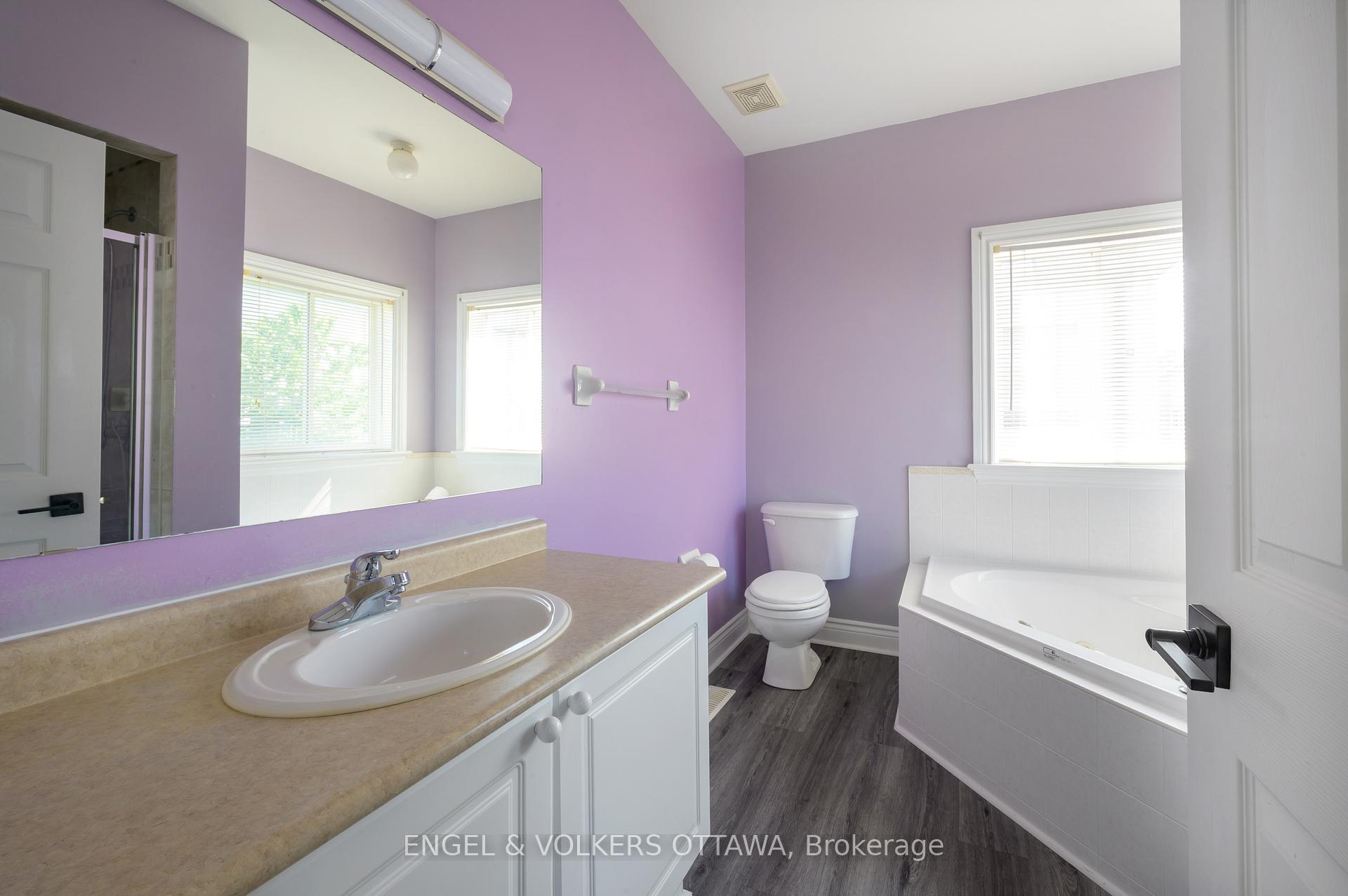 Photo 16 of 43 Castle Glen Crescent, Ottawa, Kanata - Glencairn/Hazeldean — HOMEH