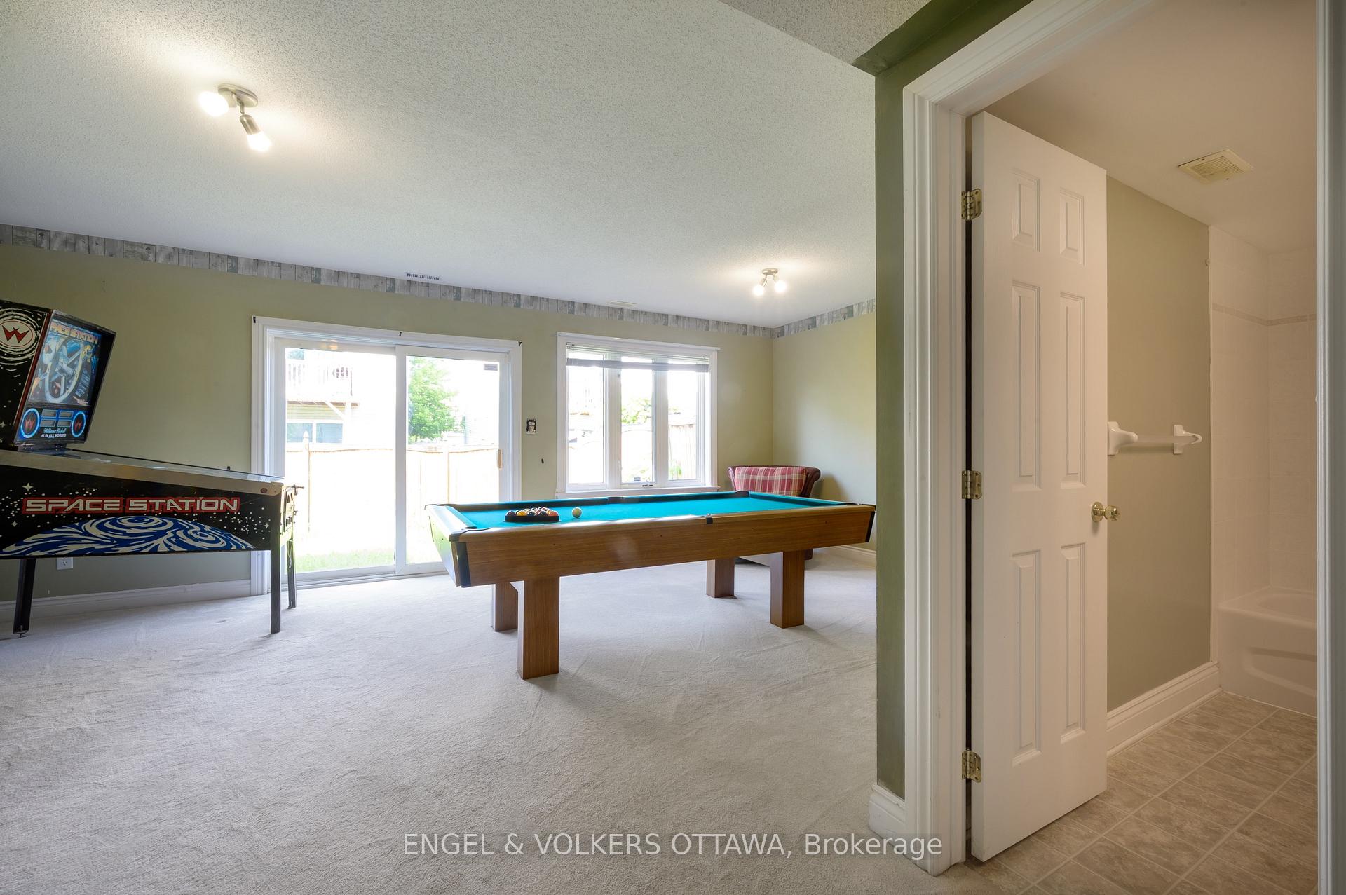 Photo 21 of 43 Castle Glen Crescent, Ottawa, Kanata - Glencairn/Hazeldean — HOMEH
