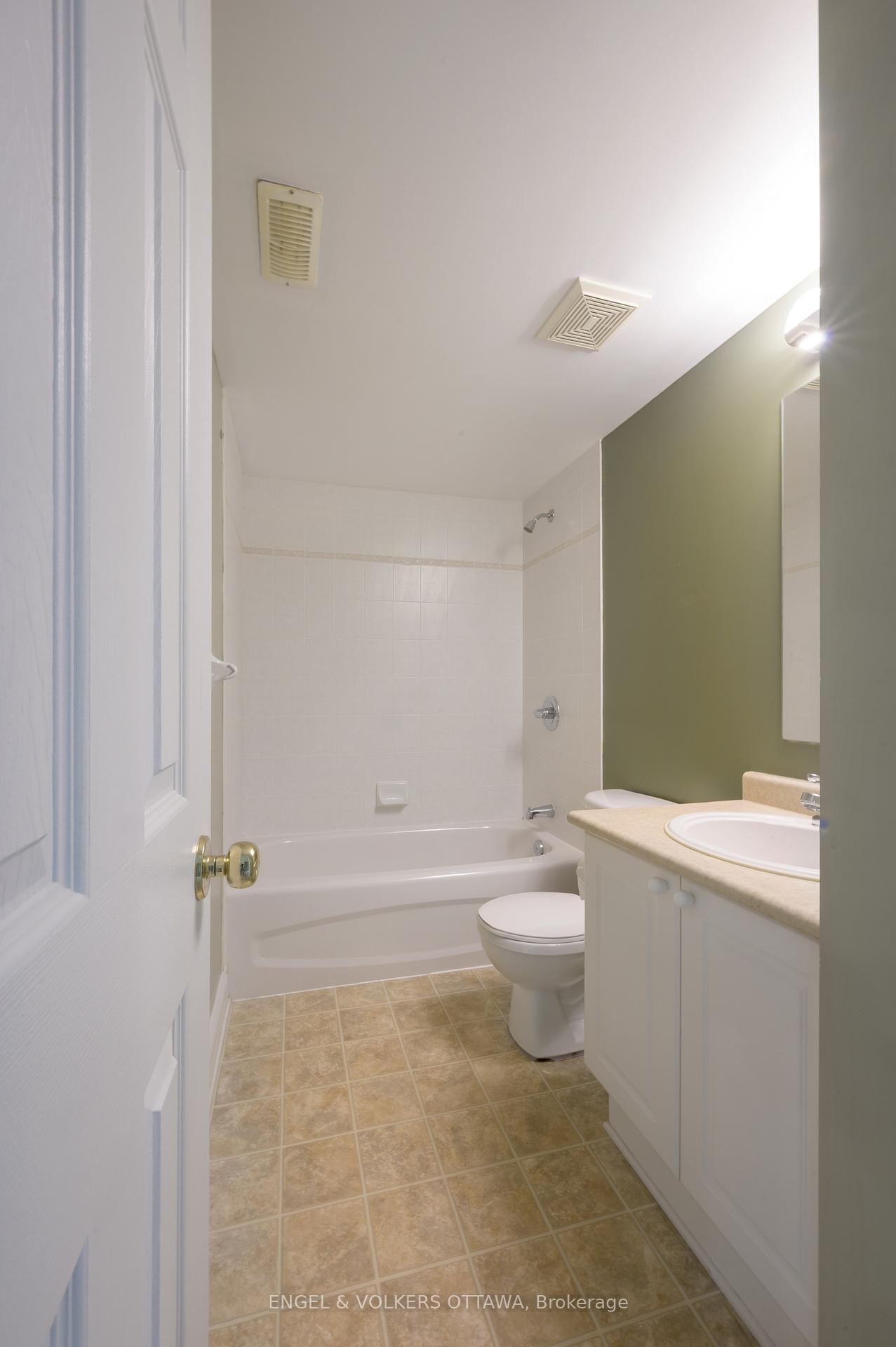 Photo 25 of 43 Castle Glen Crescent, Ottawa, Kanata - Glencairn/Hazeldean — HOMEH