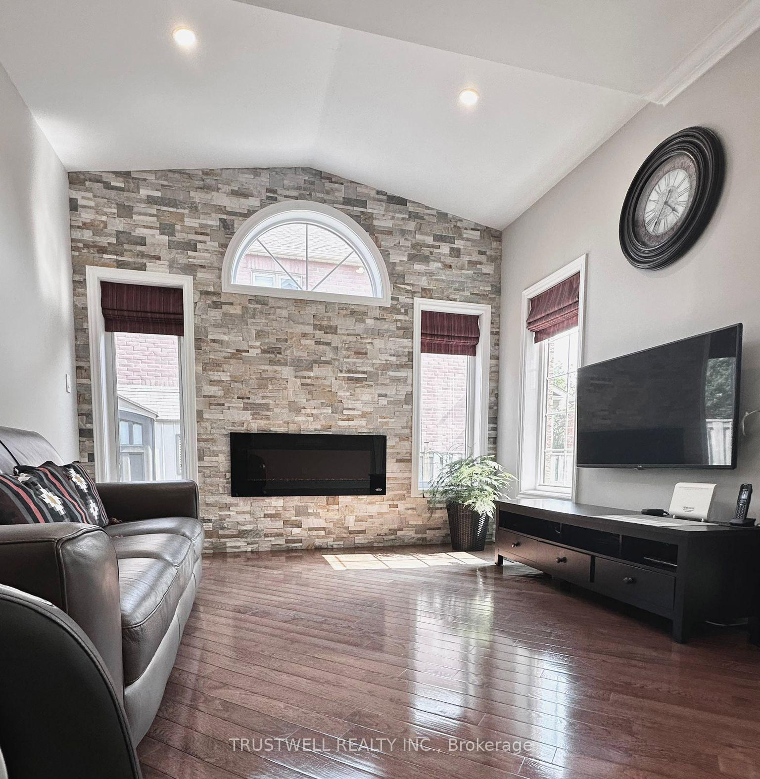 Photo 12 of 57 Emery Hill Boulevard, Markham, Berczy — HOMEH
