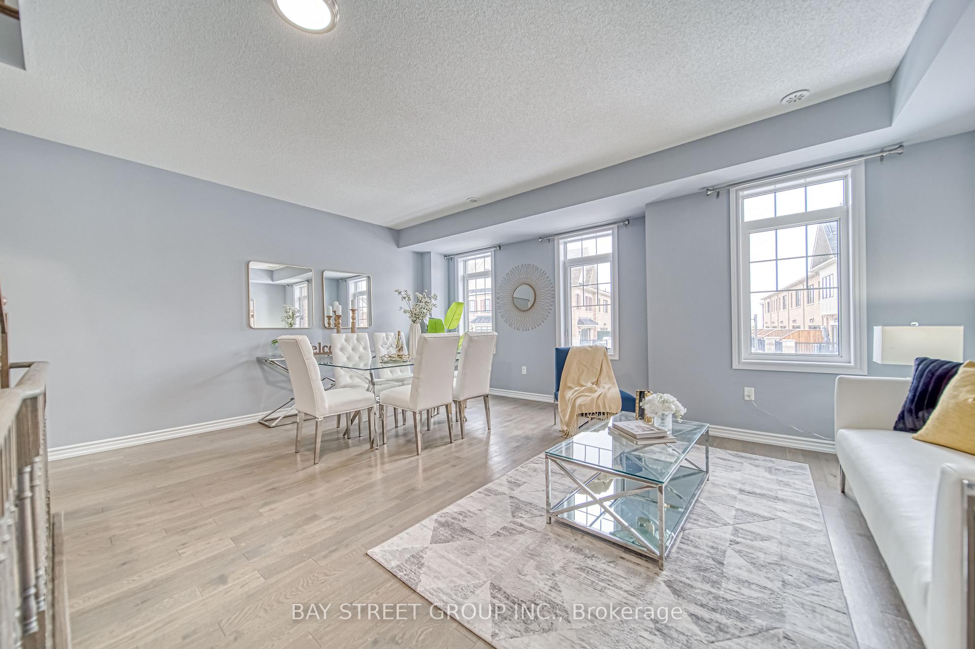 Photo 3 of 62 Mannar Drive, Markham, Victoria Square — HOMEH